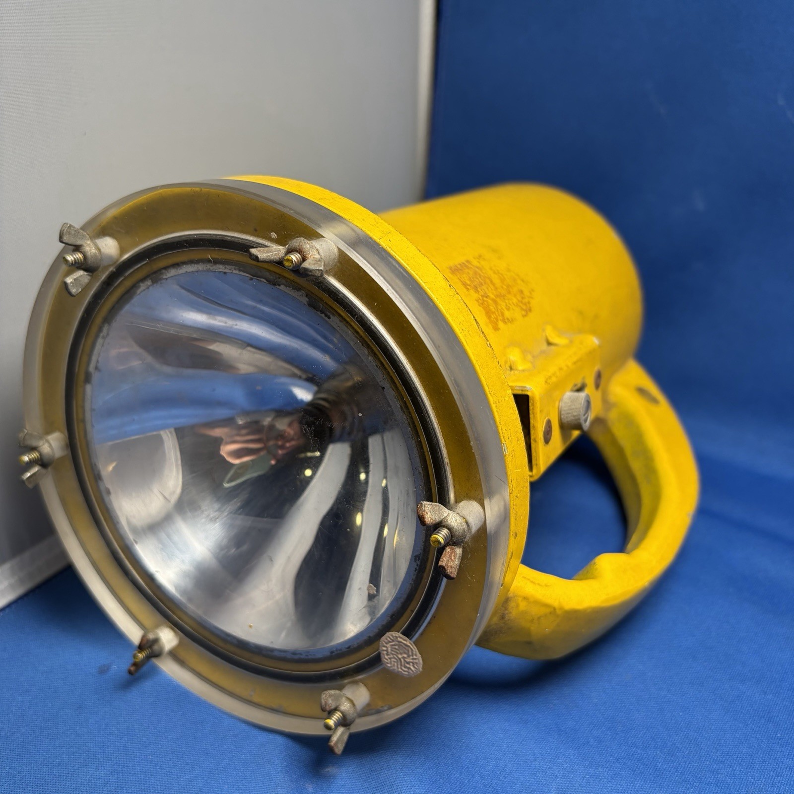 Vintage Yellow Industrial Handheld Spotlight/Flashlight w/ Handle Lens Reflector