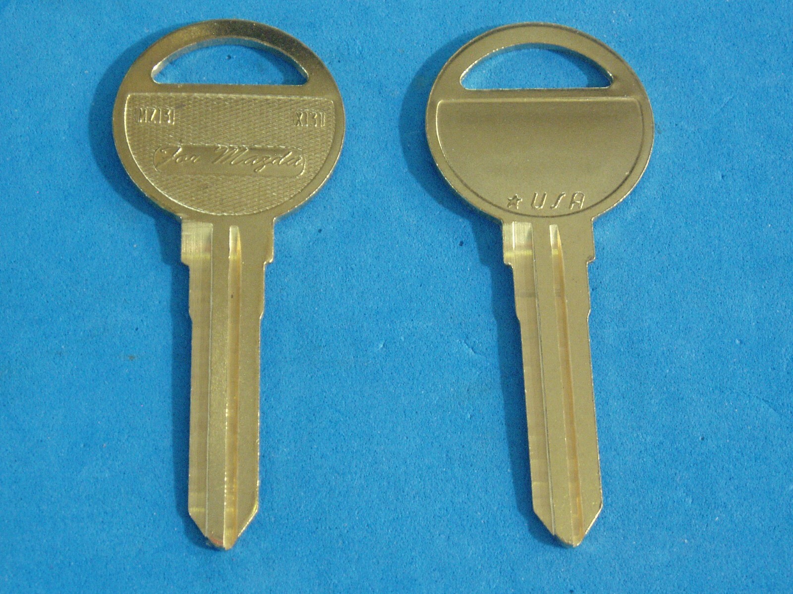 TWO CLASSIC MAZDA KEY BLANKS LOCKSMITH VINTAGE AUTO MZ13 X131