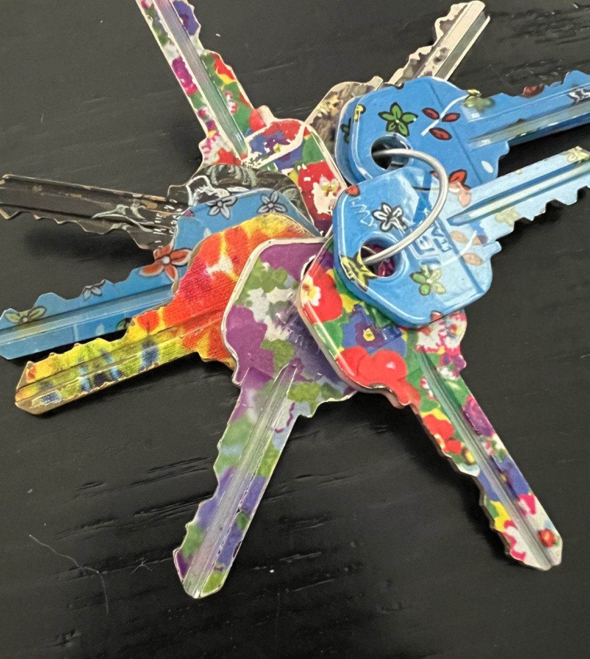 Lot of 10 Patterned Color Keys~Scull, Flowers, TieDye, House, Car, Lock, Crafts!