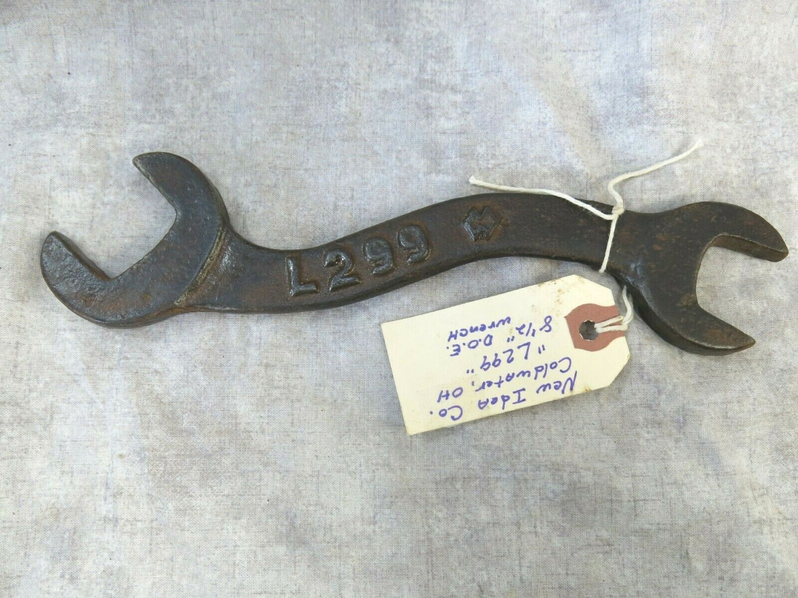 Vintage Wrench 8.5″ D.O.E. Wrench New Idea Co. Coldwater, OH Stamped L299