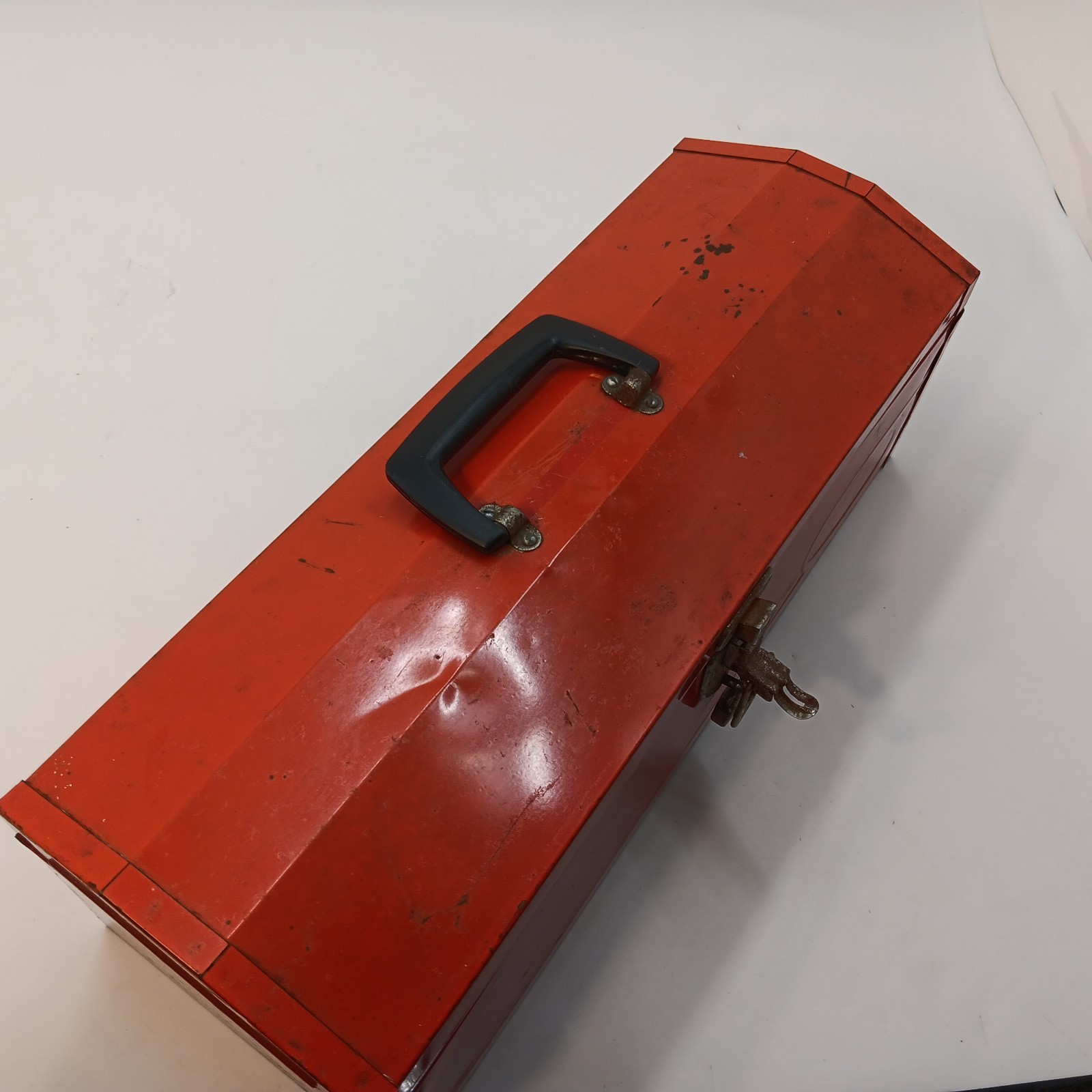 Vintage Red Metal Toolbox W/ Removable Tray Mechanics Tool Chest Box 19″