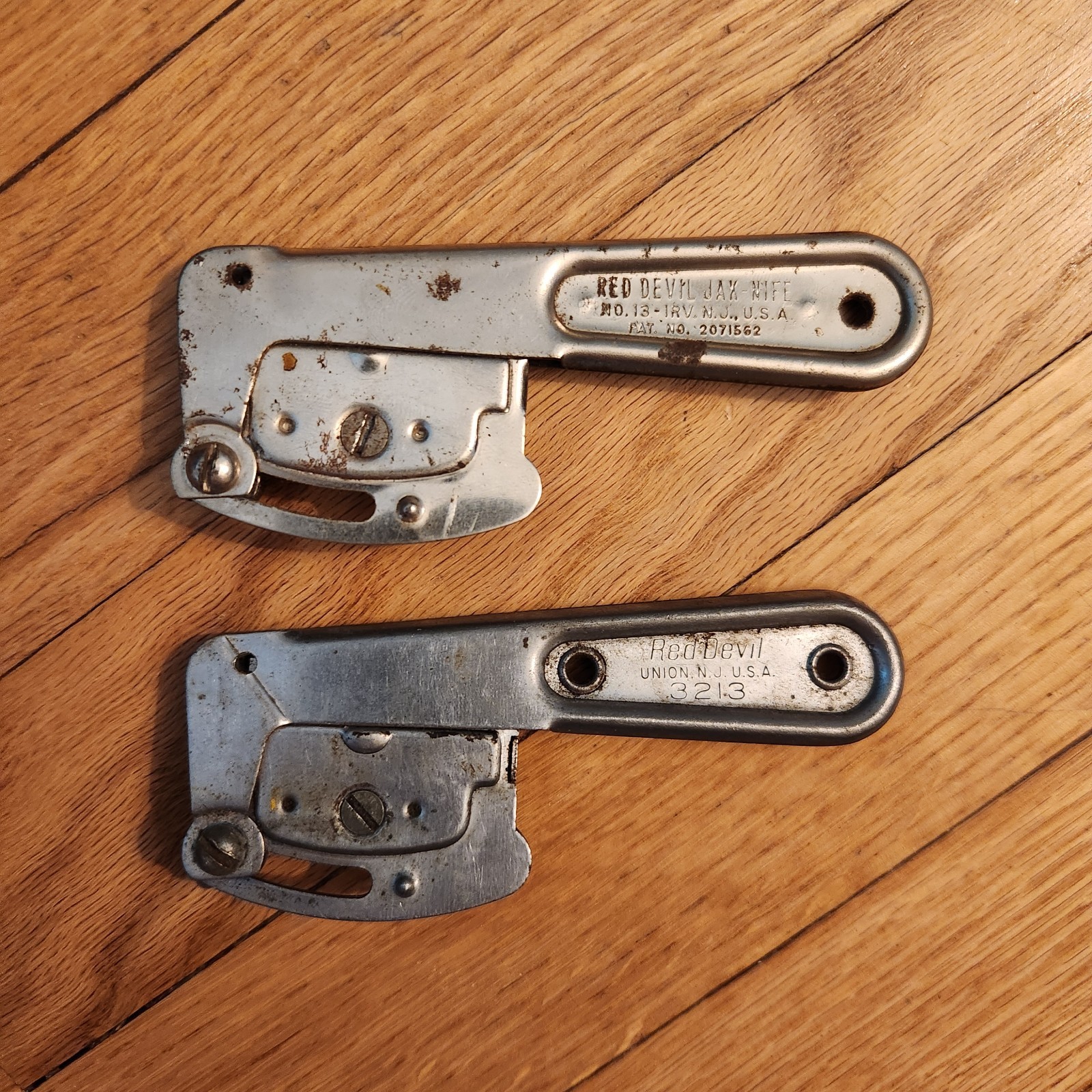 Two (2) Vintage Red Devil Jak-Nife No. 13 And 3213 Union NJ