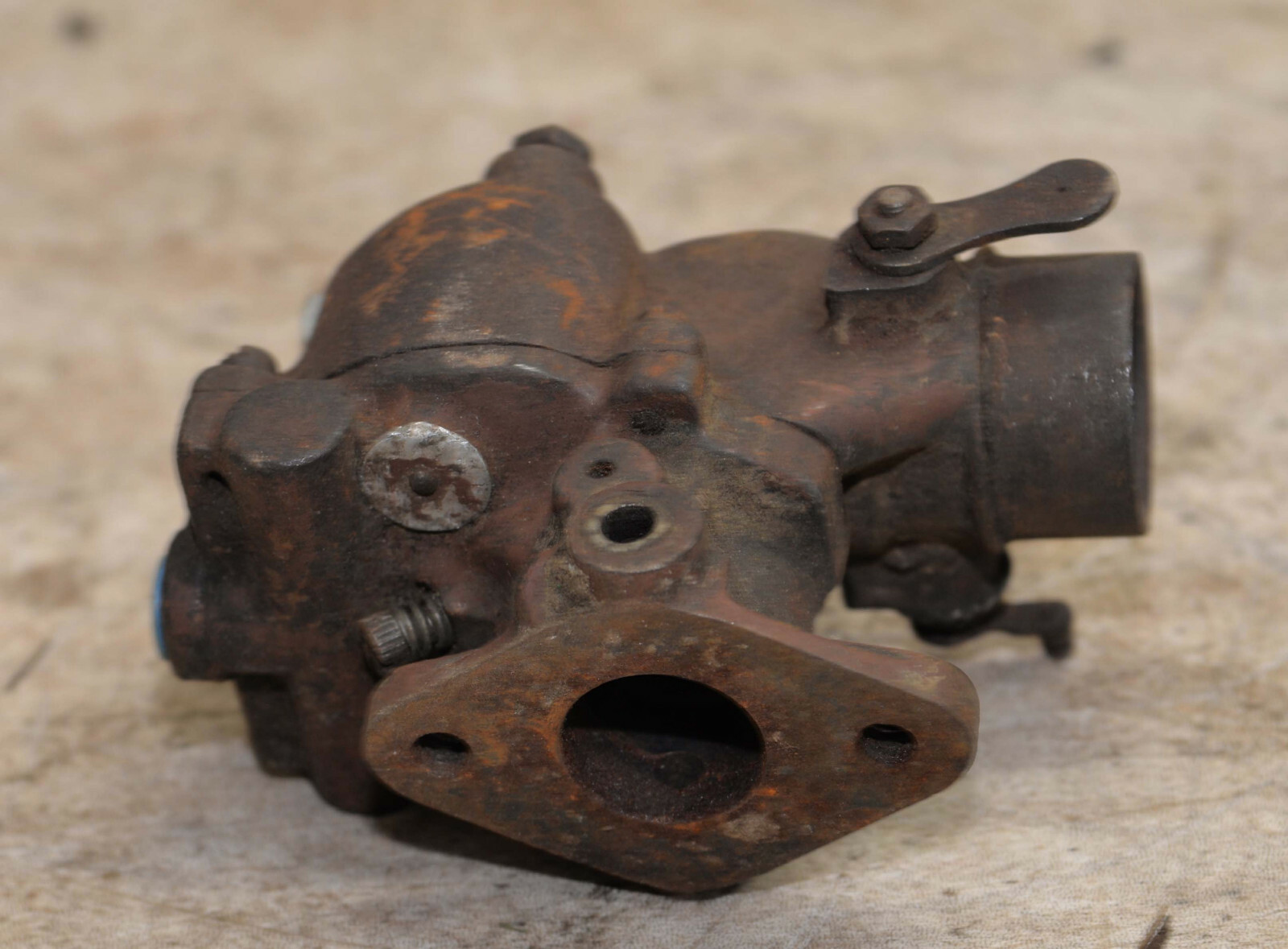 Vintage Zenith tractor carburator 915 collectible early engine part farm tool