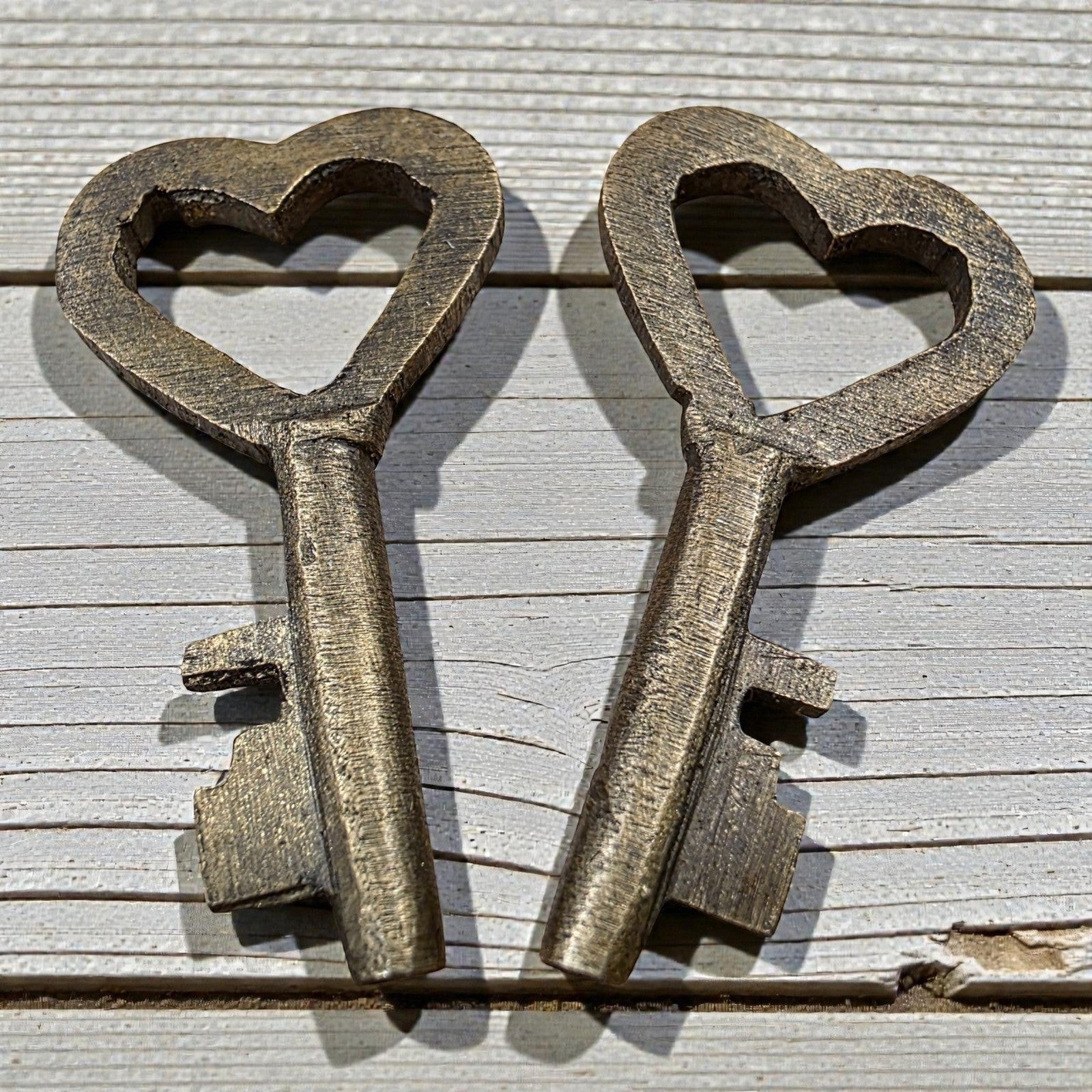 Heart Lock Solid Brass With Antique Finish And Heart Keys (2″ x 1.25″)