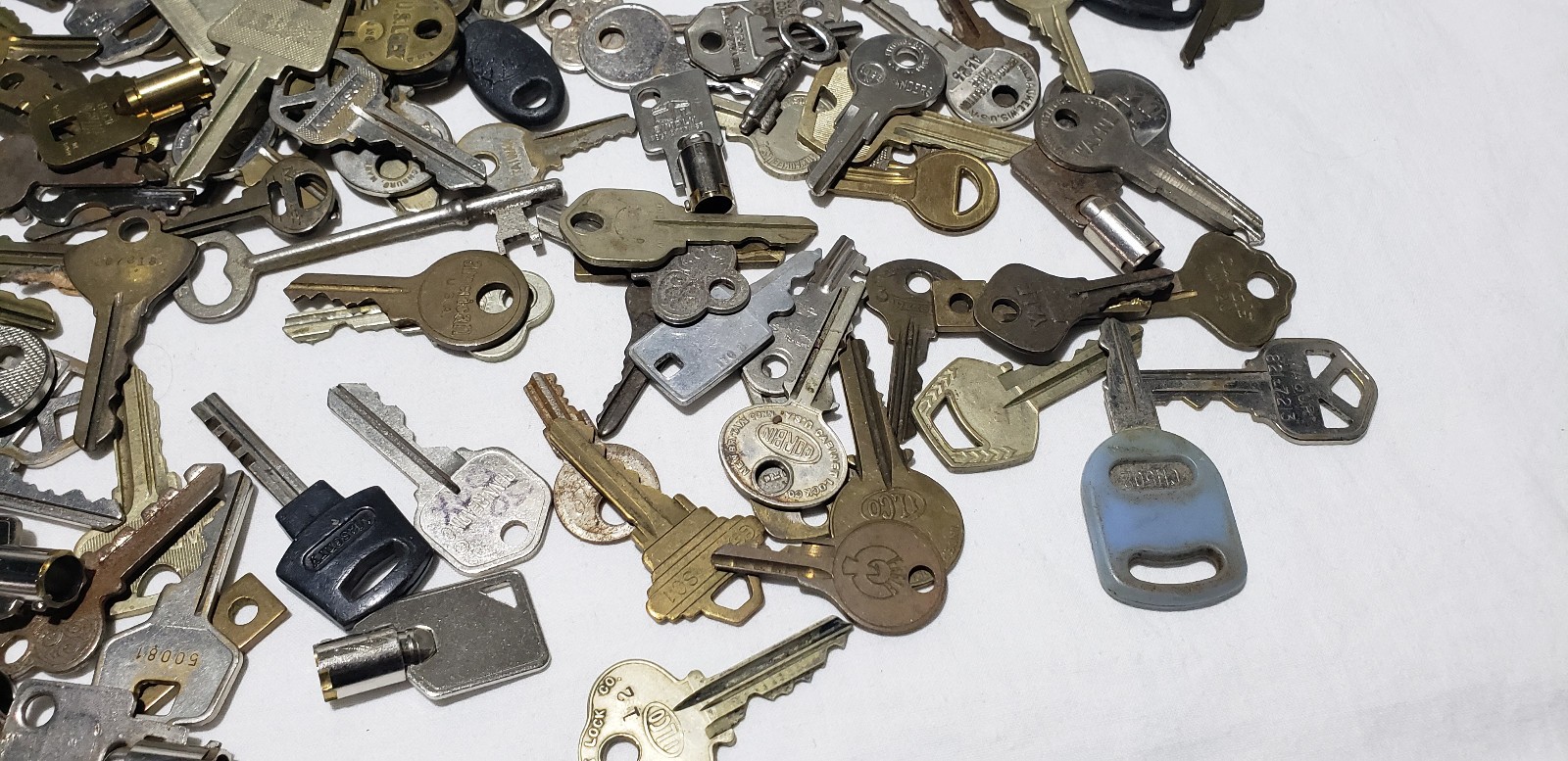 Mixed Lot Of Used Cut Keys Over 3-3/8 Pounds Collectors Crafts Art