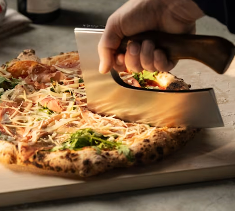 Marcellin Pizza Axe – A serious slice cutter