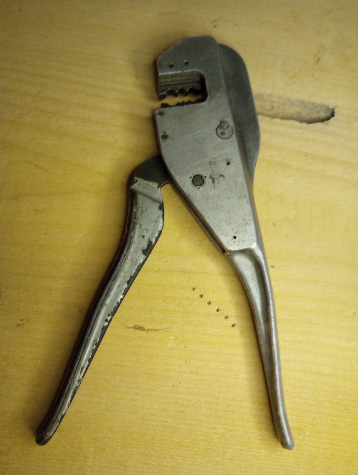 Vintage Burndy Wire Tool Crimper Norwalk Connecticut USA MR8-23 Used