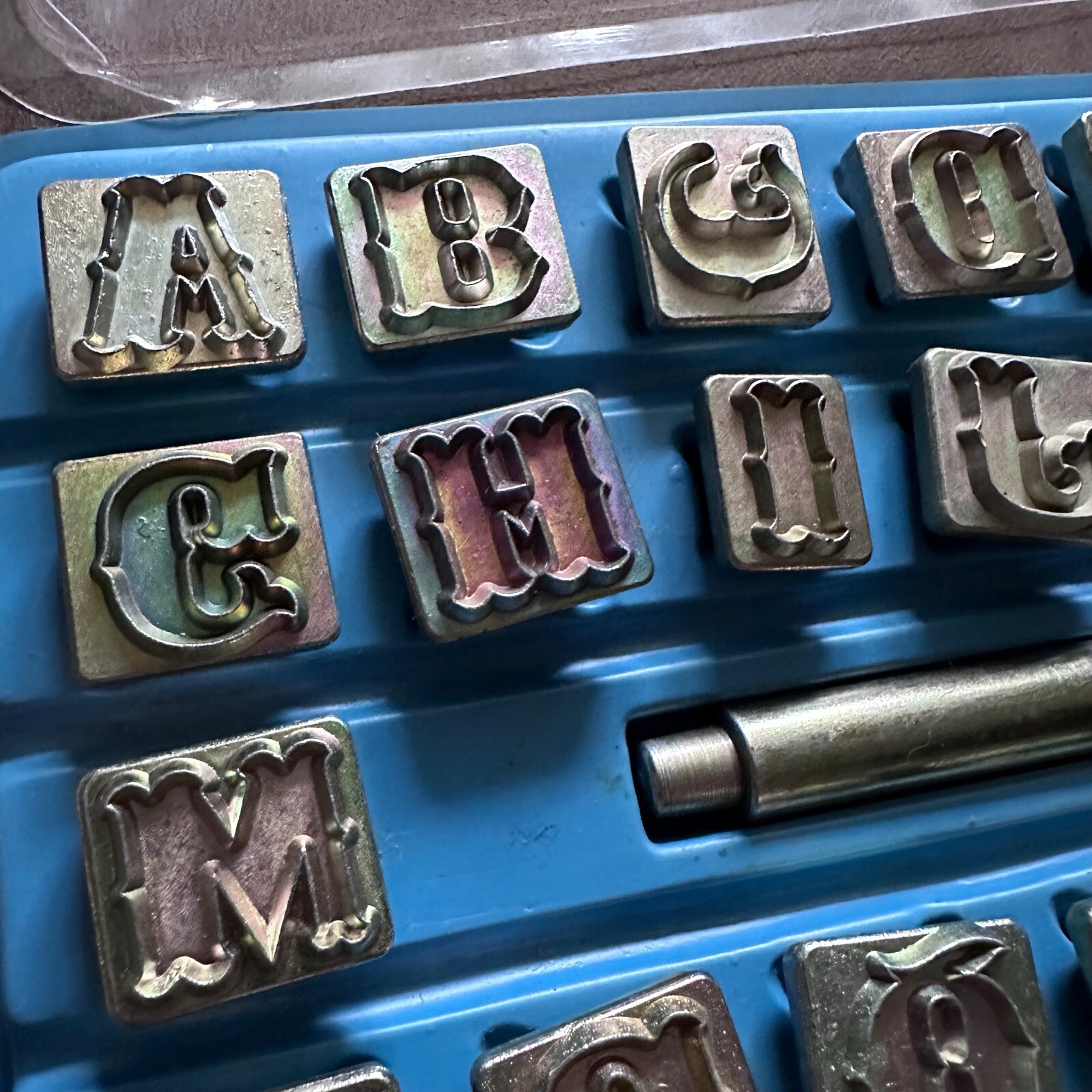 NOS VINTAGE 3/4″ CARFTOOL USA ALPHABET LEATHER STAMPS CRAFT PUNCHES SET #1979