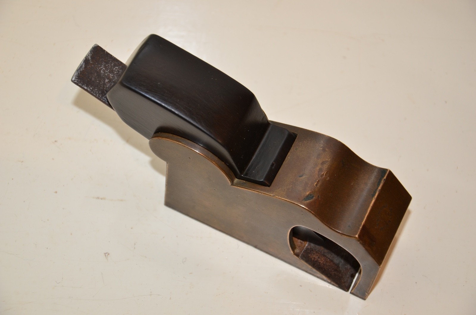 RARE LARGE UNLISTED NORRIS BRONZE 1 1/2″ WIDE ROSEWOOD INFILL BULLNOSE PLANE