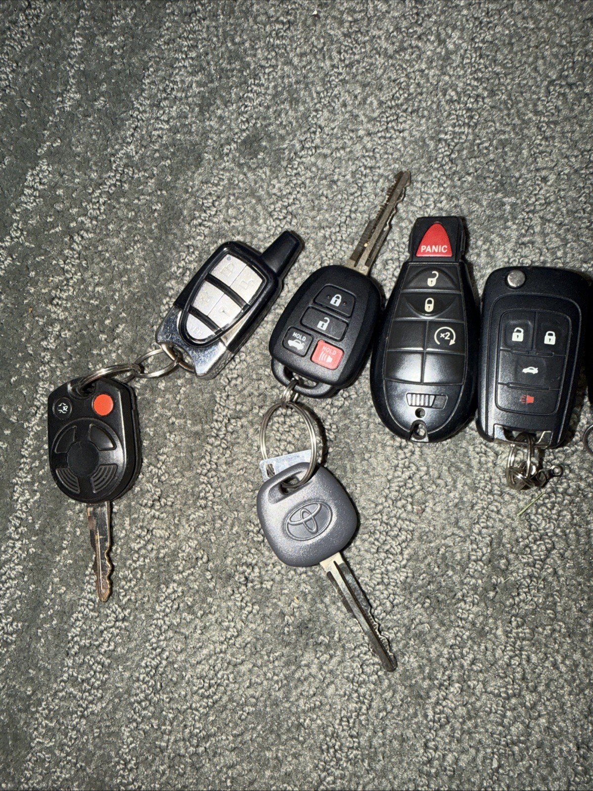 Lot of 7 OEM 100% Authentic Automotive Key Fobs / Keys Various Brands See Photos
