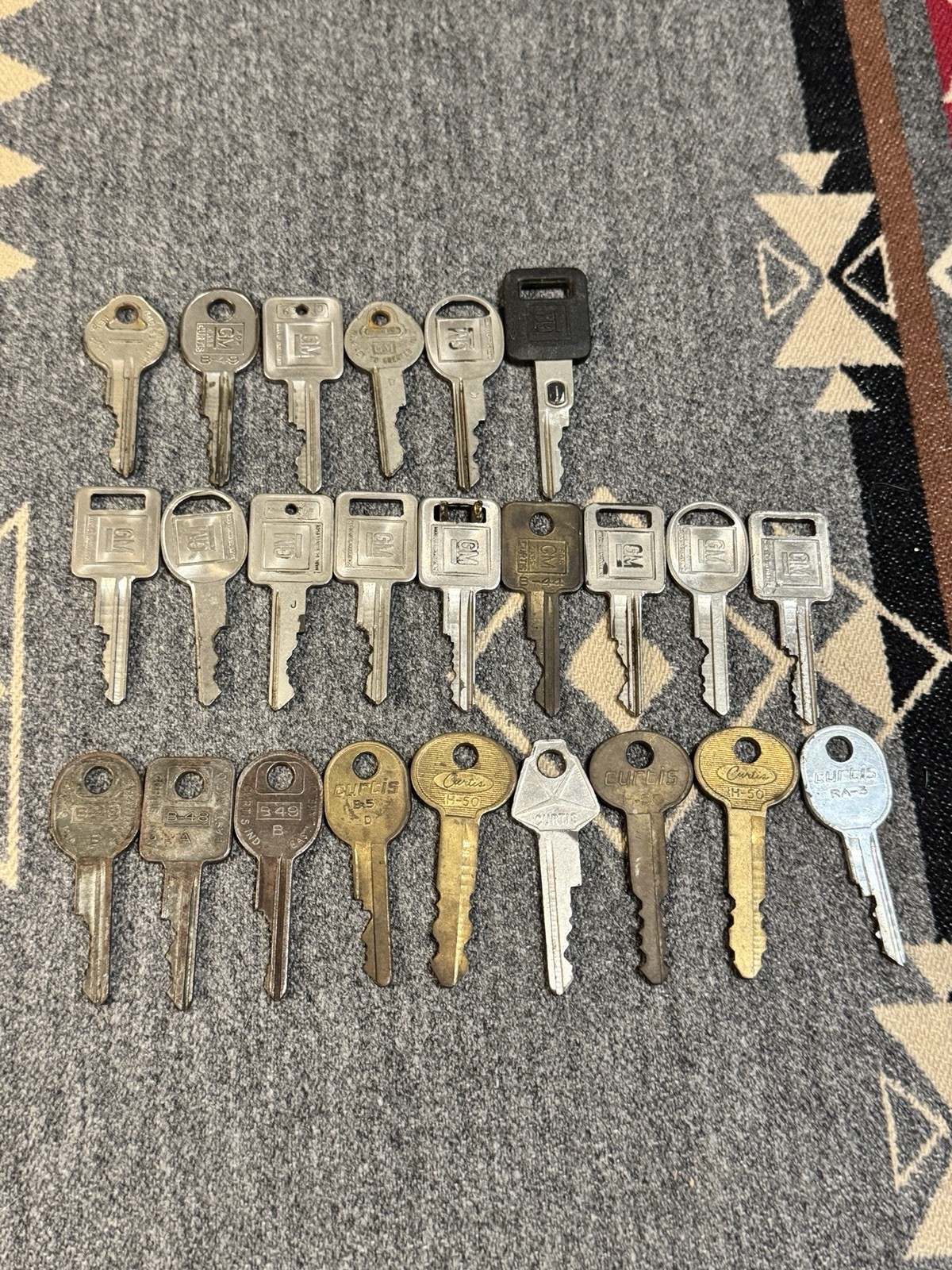 Vintage GM Ignition Door Trunk Keys Curtis B48 B49 B51 Lot of 24