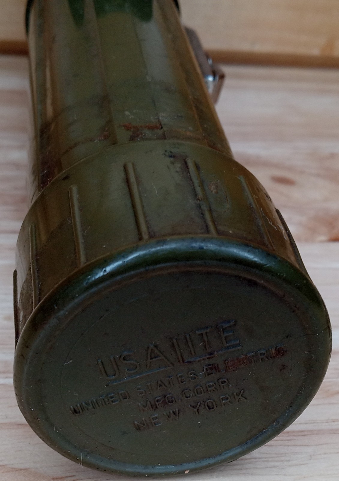Vintage USALite 90° Green Flashlight New York USA – Dirty Needs Cleaning