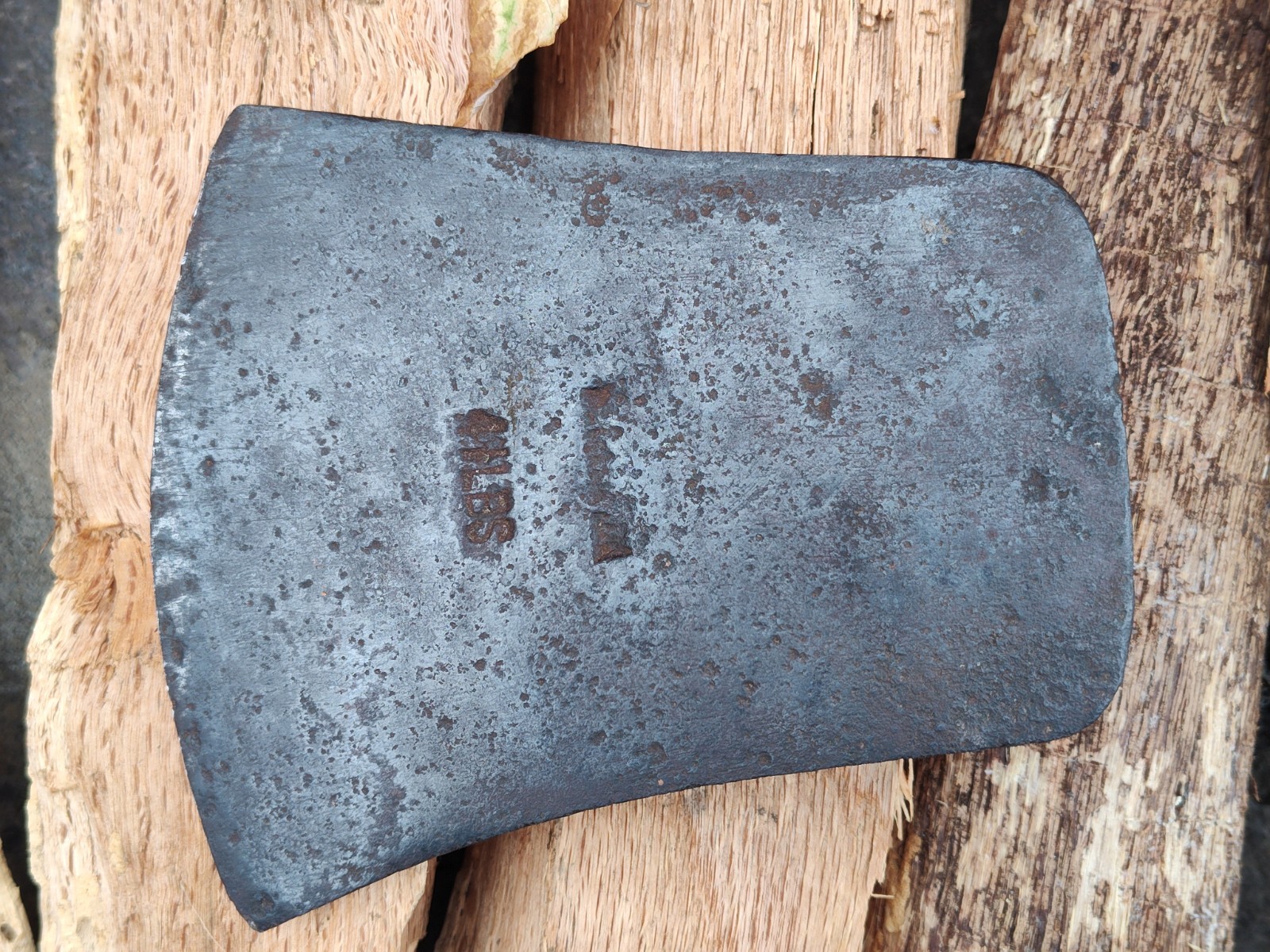 W. Gilpin England Tasmanian – 4 1/2lb Vintage Axe – (3.6lb Actual)