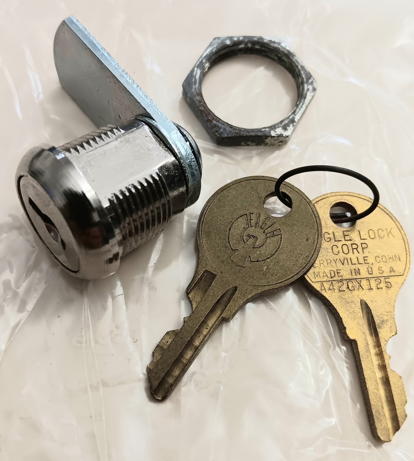 VINTAGE EAGLE CABINET/ FILE/DESK/DRAWER/DOOR 1/2″ CAM LOCK w/ 2 KEYS, USA, NOS