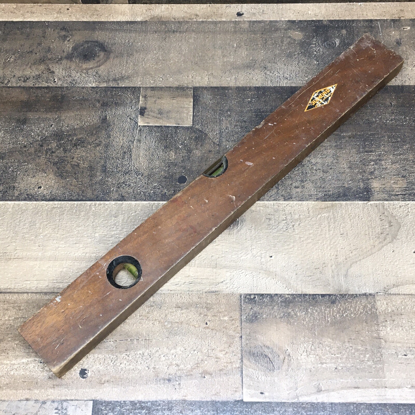 Vintage Wooden Carpenters Level “Diamond Assured Accuracy” 18 Inch *Made In USA*