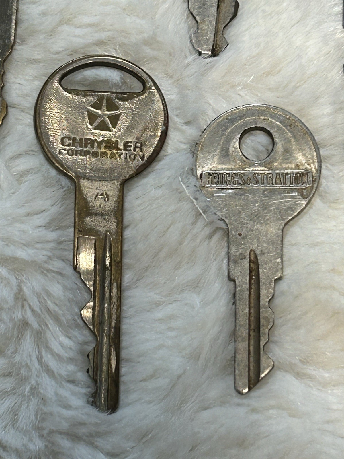 Vintage Car Key Lot (6) Original Ford Chrysler Briggs & Stratton Auto Metal