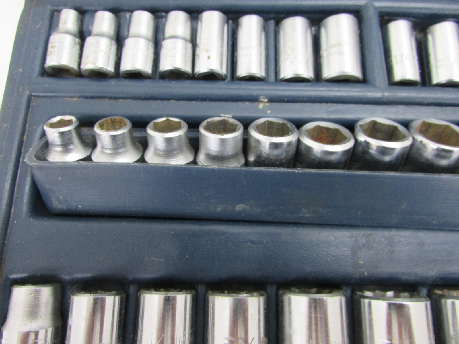 VINTAGE MONTGOMERY WARD TOOLS POWR KRAFT SAE & METRIC SOCKET SET, USA