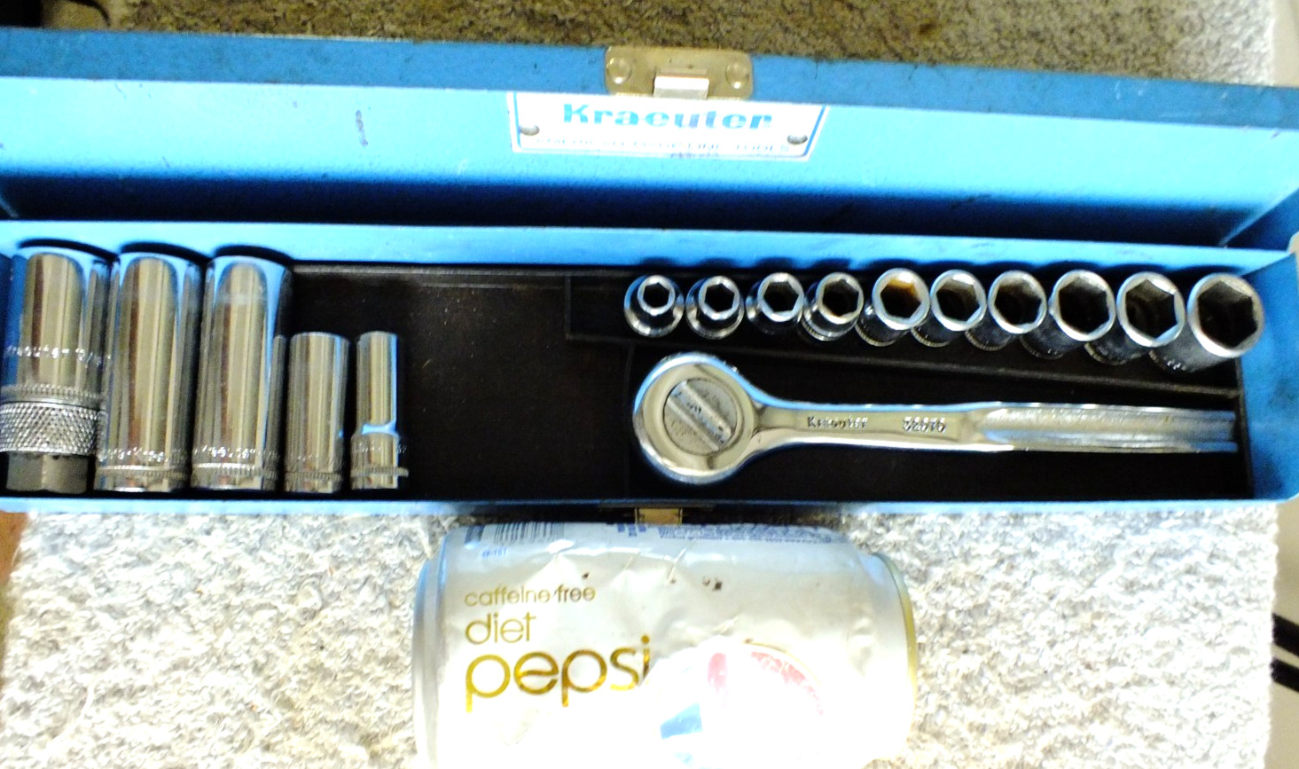KRAEUTER 3/8″ DRIVE 16 PIECE METRIC SOCKET SET 7 TO 19 MM NICE COND MADE IN USA