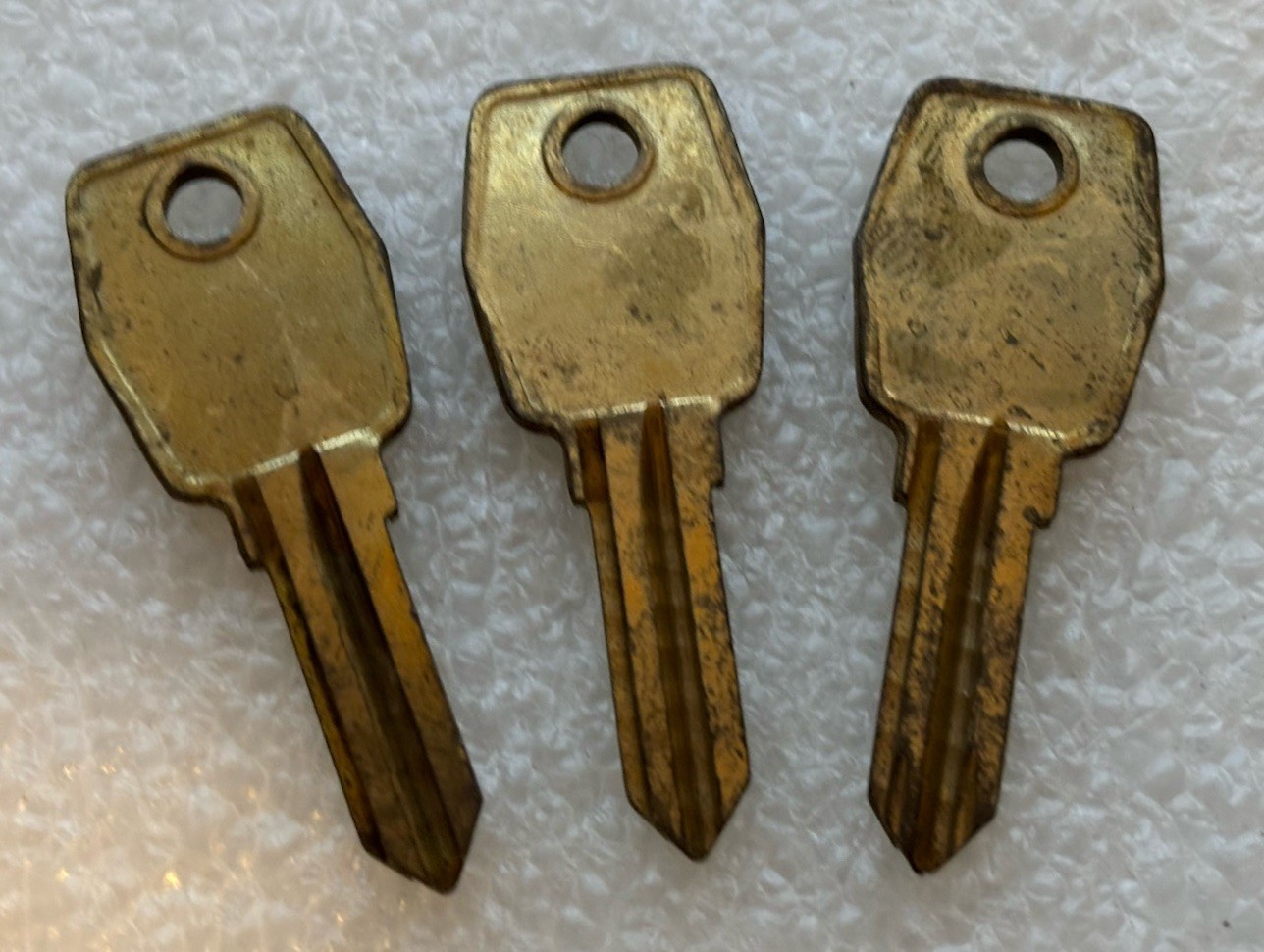 Curtis UN17 Key Blank UN-17 VINTAGE BRASS TONE KEY BLANKS Lot of 3