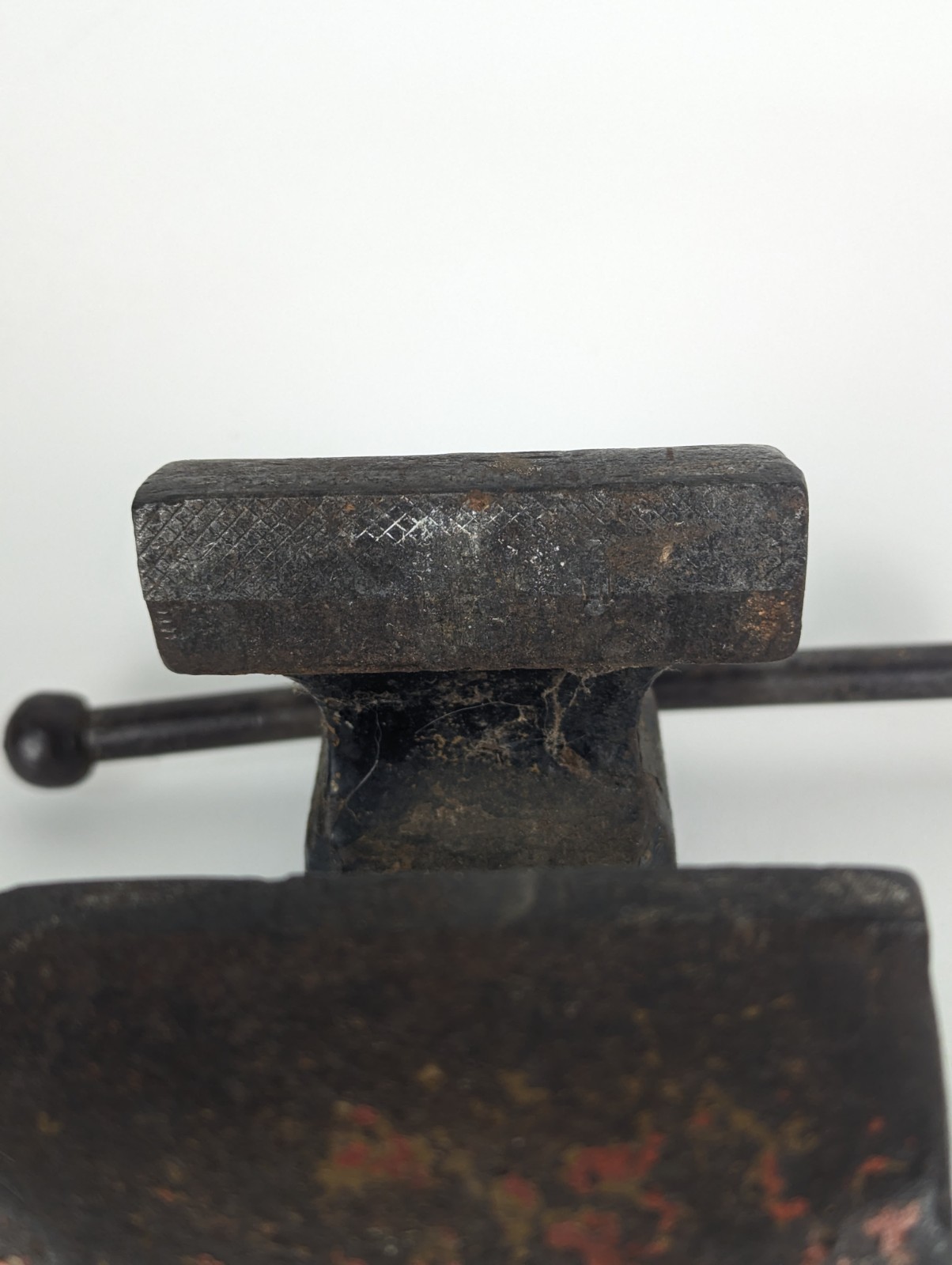 Reed Mfg Co No 103 1/2 Bench Vise Erie PA Vtg Cast Iron USA Fixed Base Broken Pc