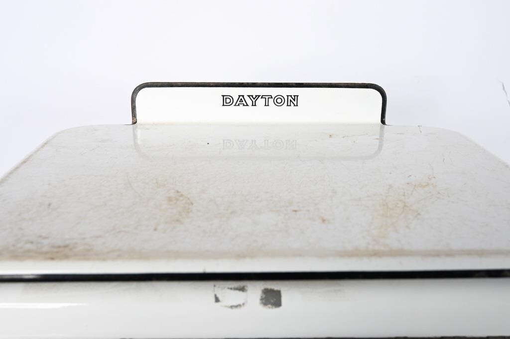 Vintage Hobart Dayton Butcher/Meat/Deli Scale – Model 970 -Lighted, Enameled