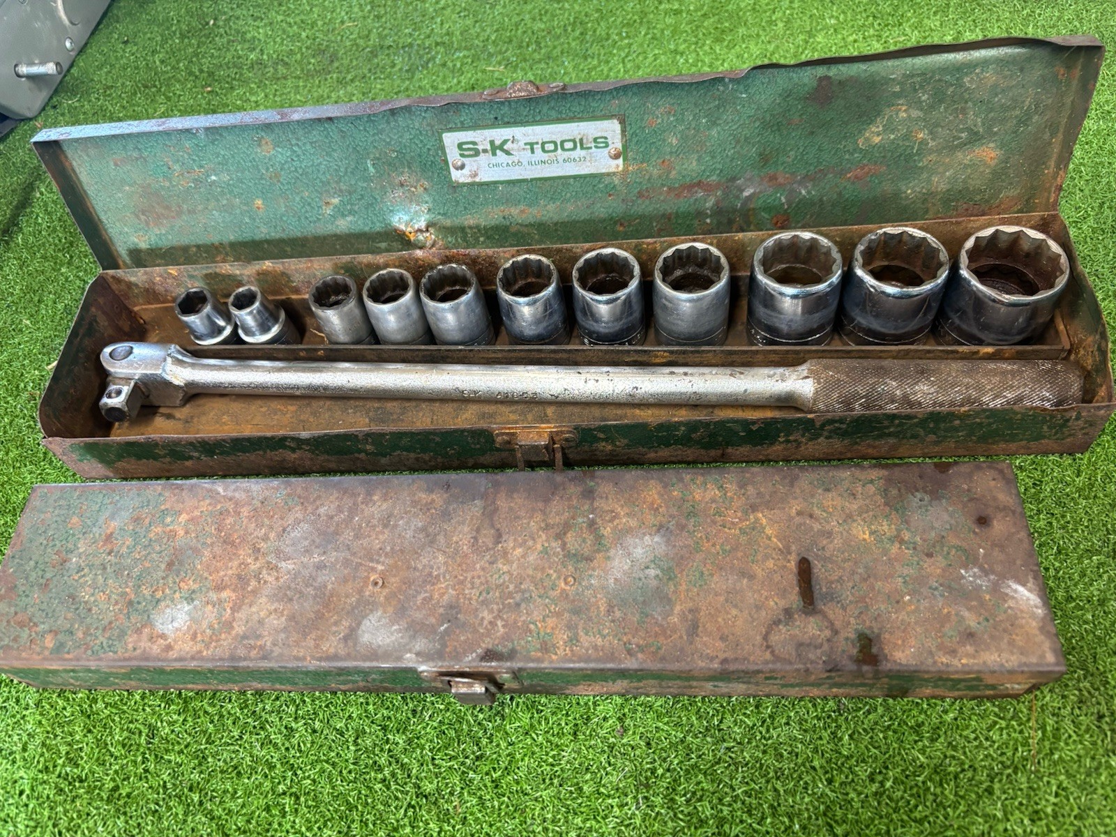 S-K Tools 18 Pc Socket Set 1/2″ Set + 41653 17”Breaker Bar + 3/8” 12 Pt Set