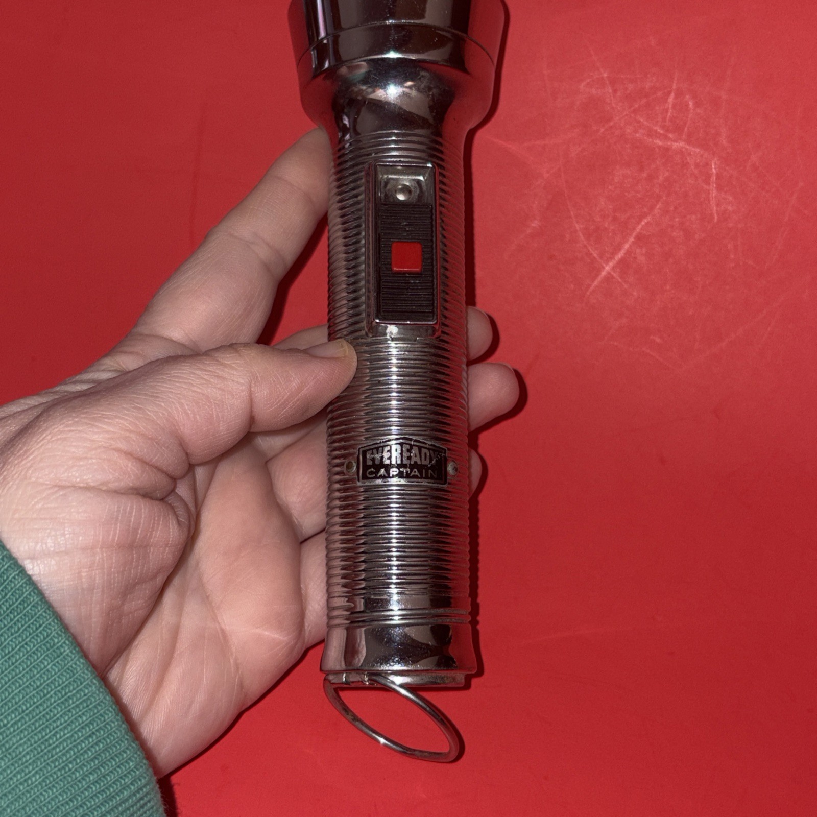 Vtg Eveready Captain Chrome Ribbed Flashlight Takes 2 C Batteries USA