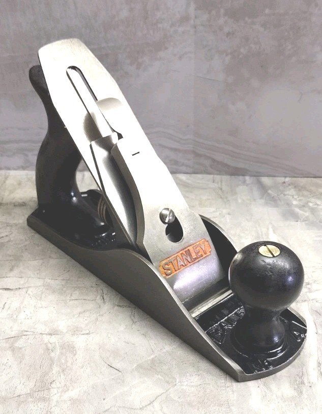 Stanley Bailey N° 4 Smooth Bottom Bench Plane Woodworking Tool Vintage