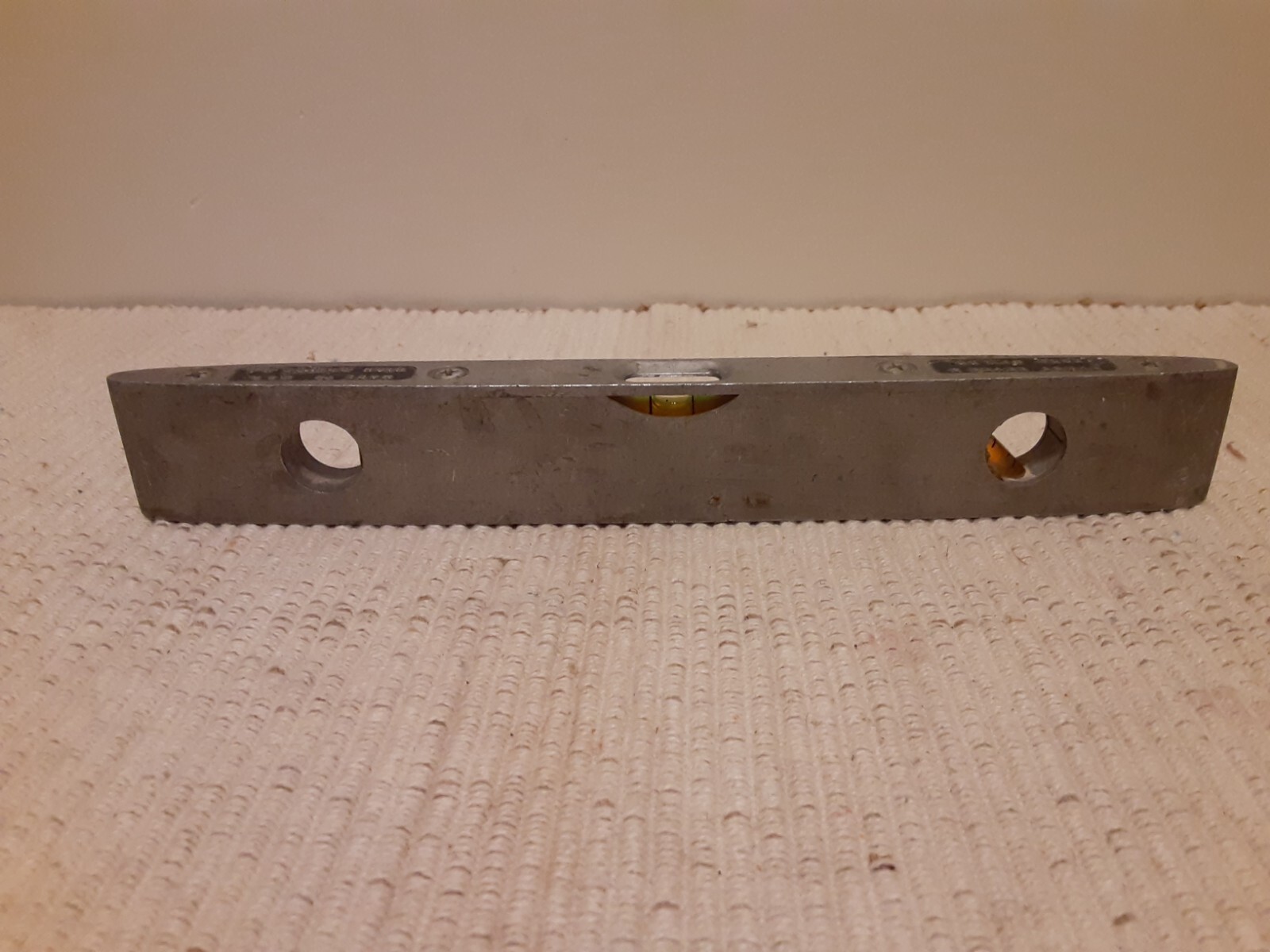 Vintage “Exact Level And Tool” Aluminum Torpedo Level 9″ inch x 1″ inch