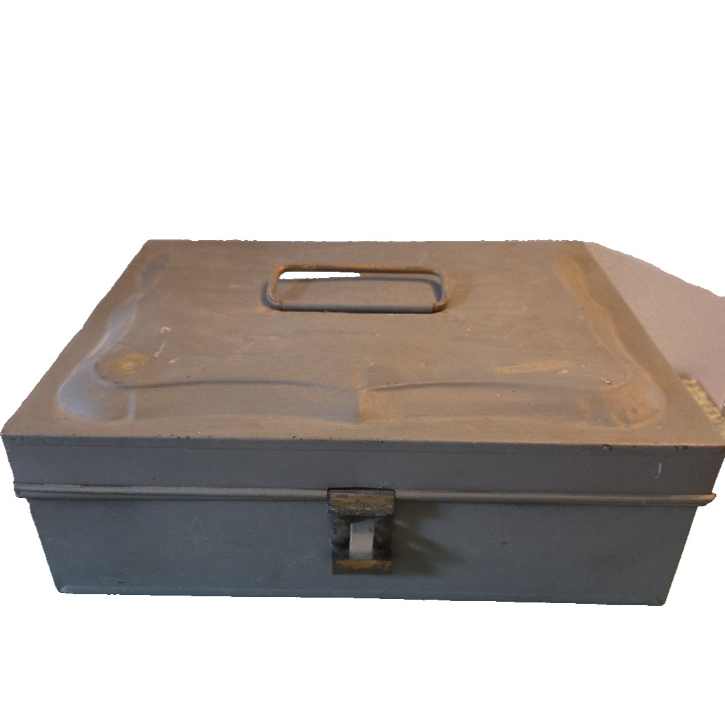 Vtg Metal Tool Box 10.5 x 8 x 3.5 Primed with Gray Paint