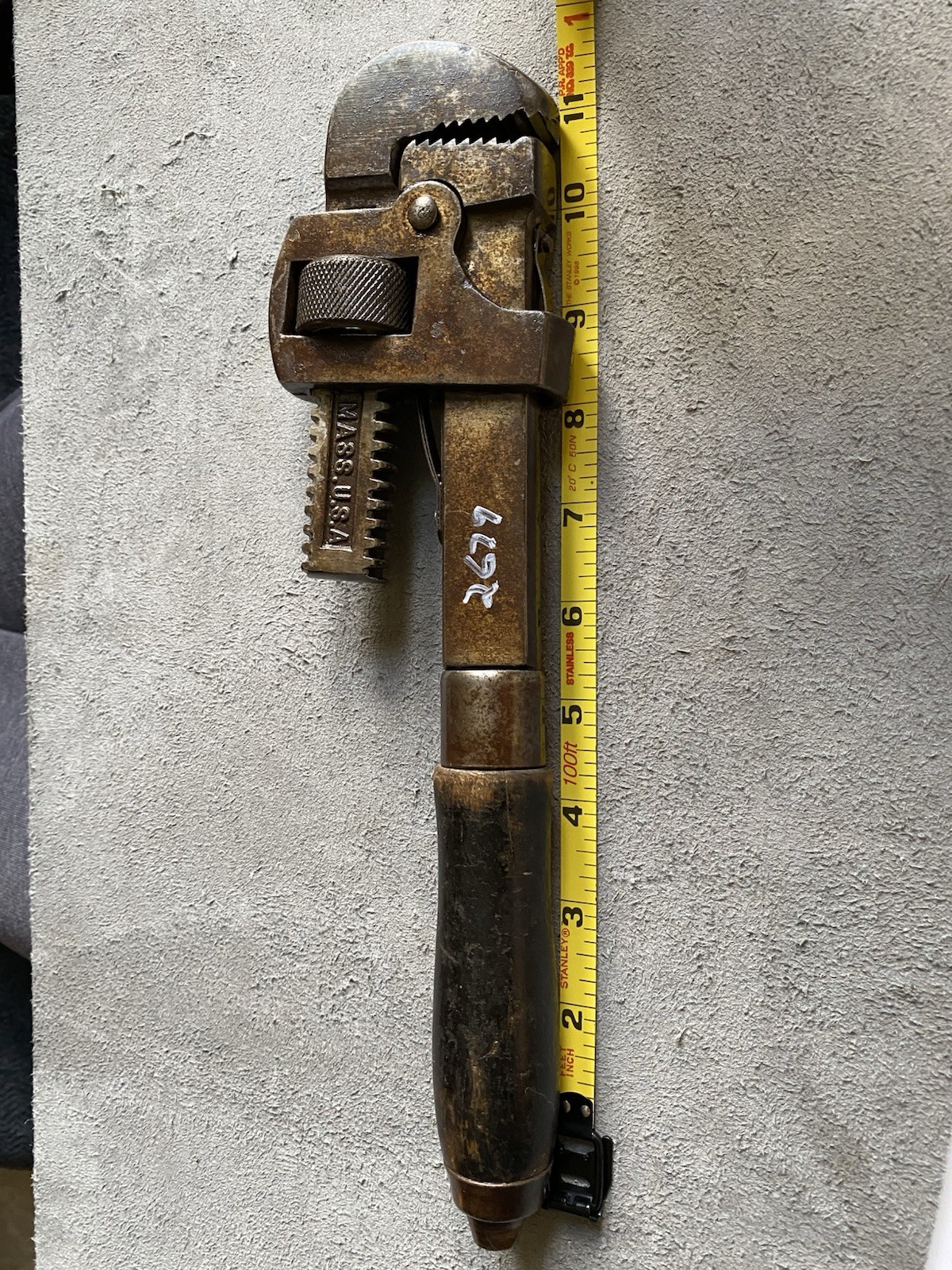 Vintage F.E. WELLS & SON CO 14” Pipe Wrench Greenfield Mass USA Wood Handle