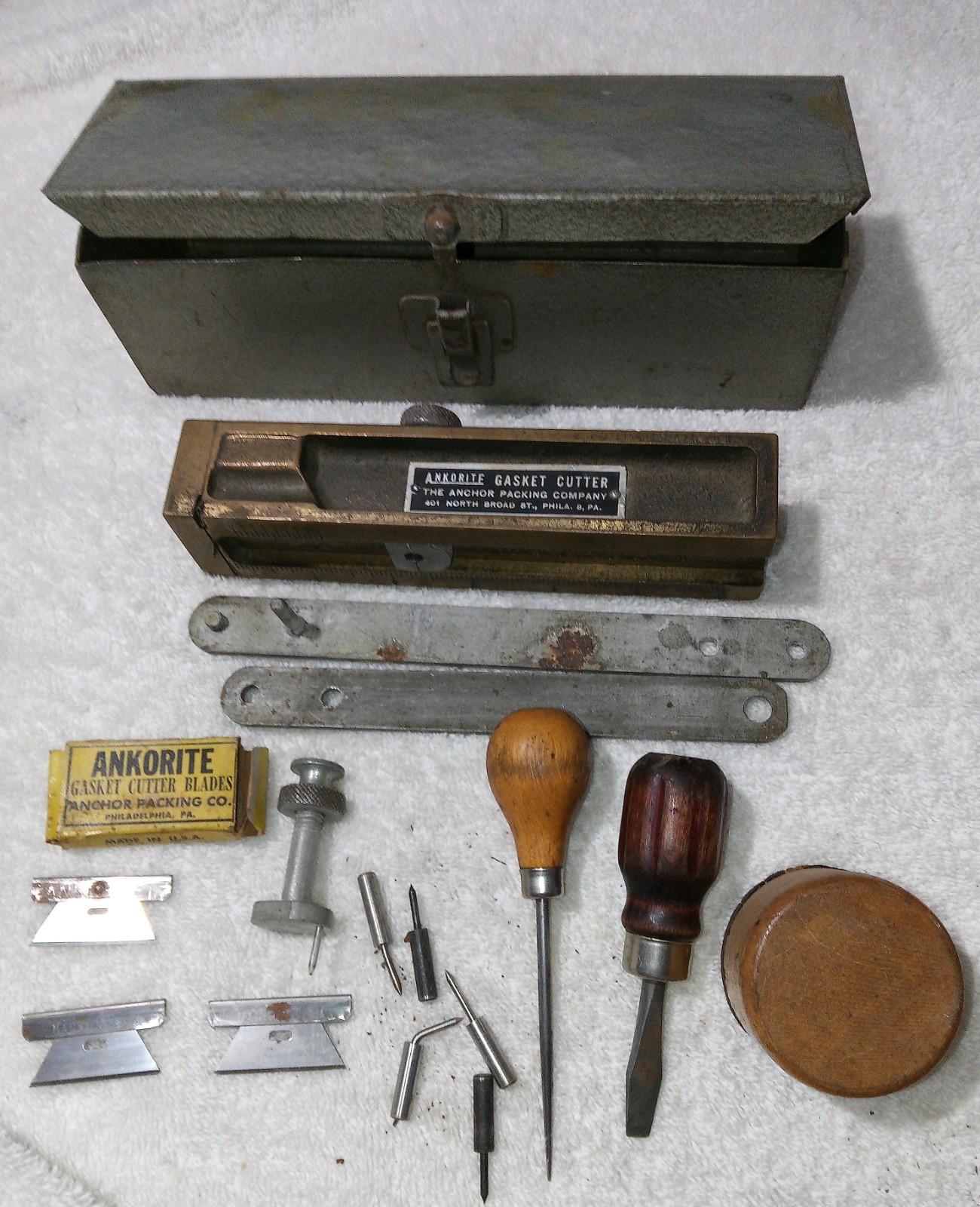 Vintage Ankorite Gasket Cutter Kit w/ Extra Blades & Misc in Case