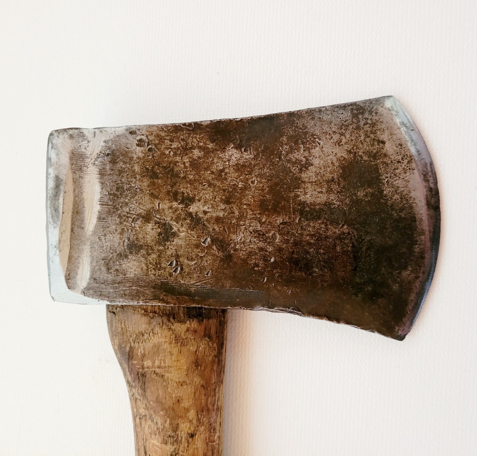 VINTAGE GLOBEMASTER 1304 HATCHET-MADE IN ITALY-13 1/2″ LONG-HEAD IS 4 3/8″ LONG