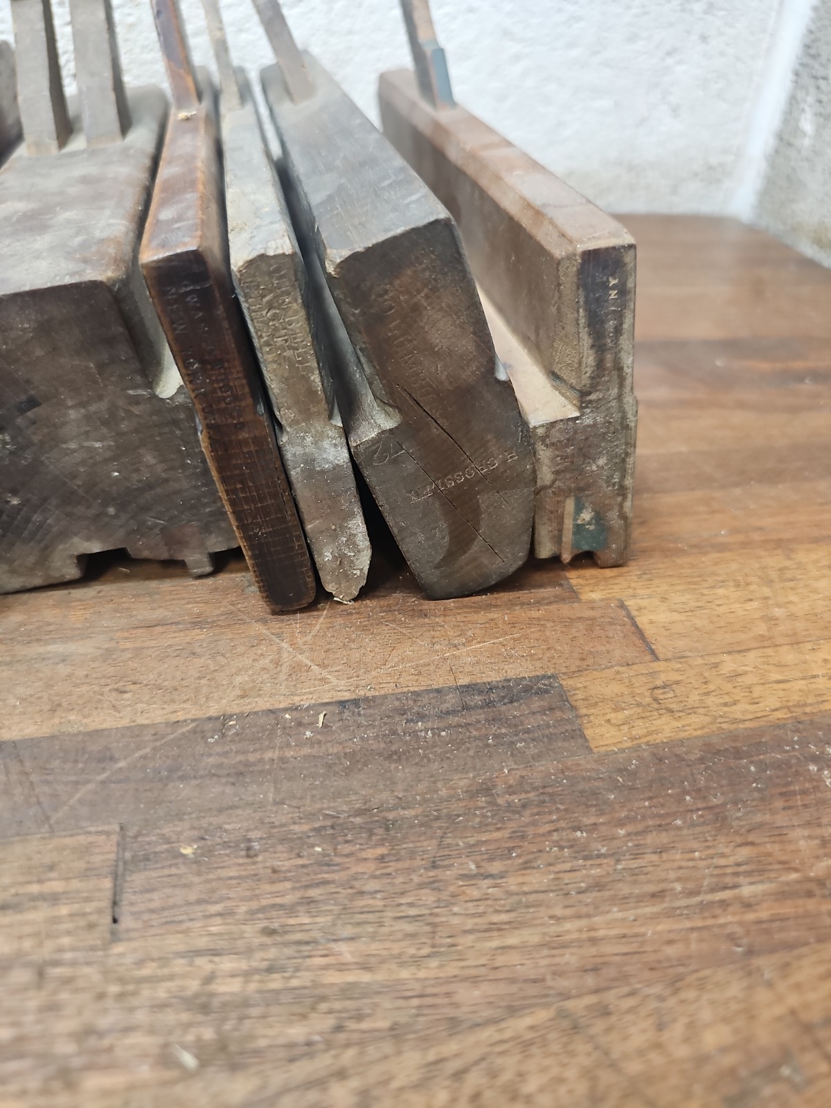 P85- 10 Antique Wood Molding Planes