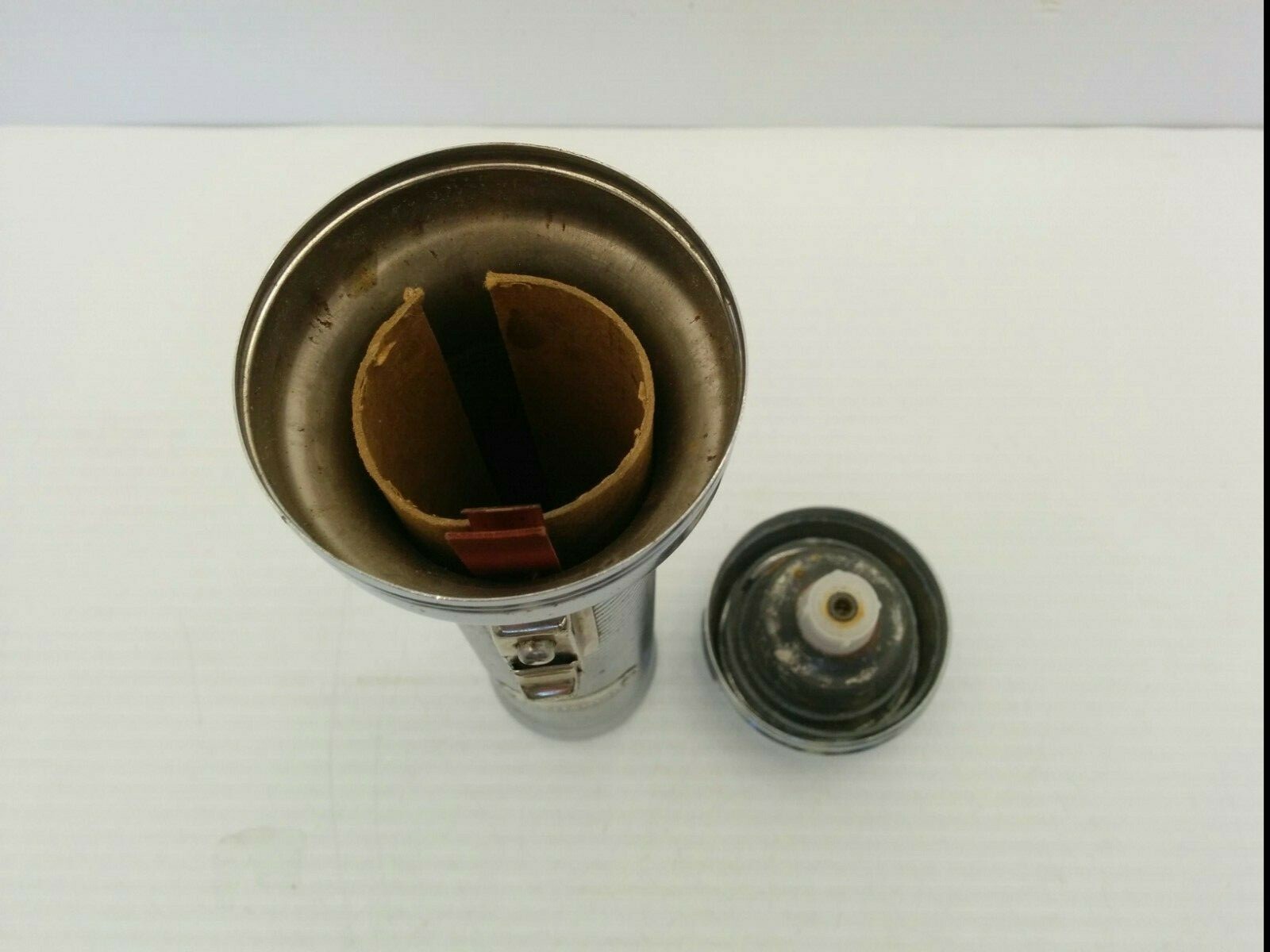 VINTAGE RAY-O-VAC SPORTSMAN FLASHLIGHT, USES 2-D BATTERIES, 7-3/8″ LONG