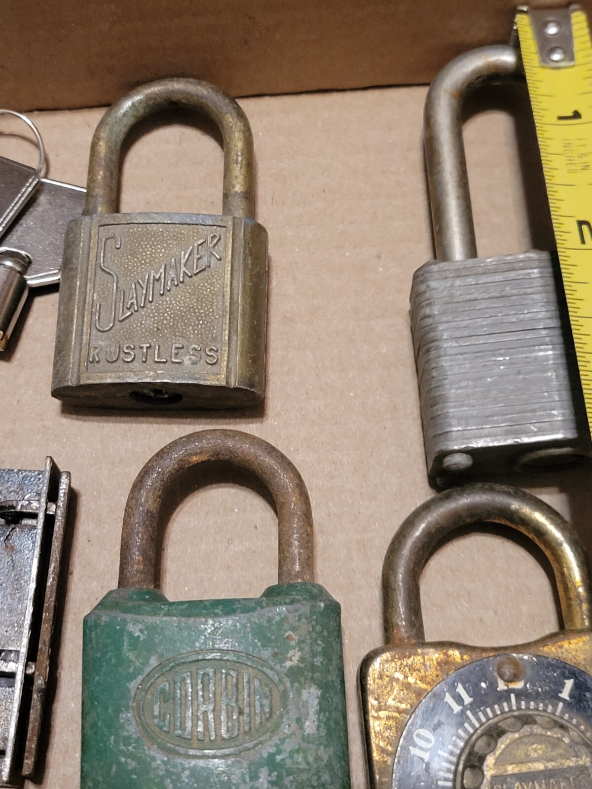 Vintage Padlocks And Keys Lot Yale Chicago Elgin Majestic & More Over 100 Pcs