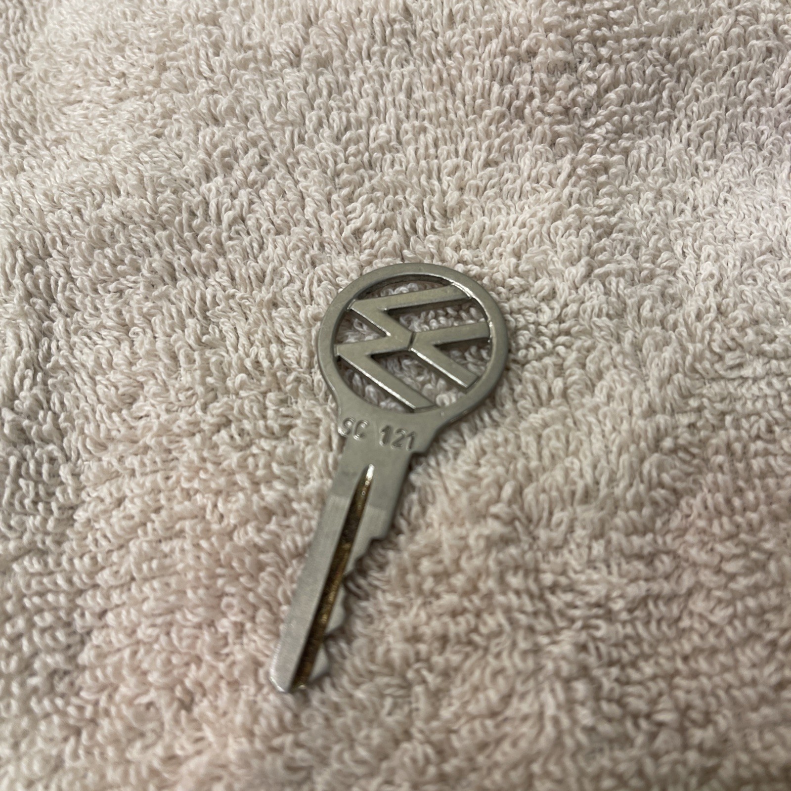 Vintage 1960’S VW Volkswagen Beetle Key AKS # SC121