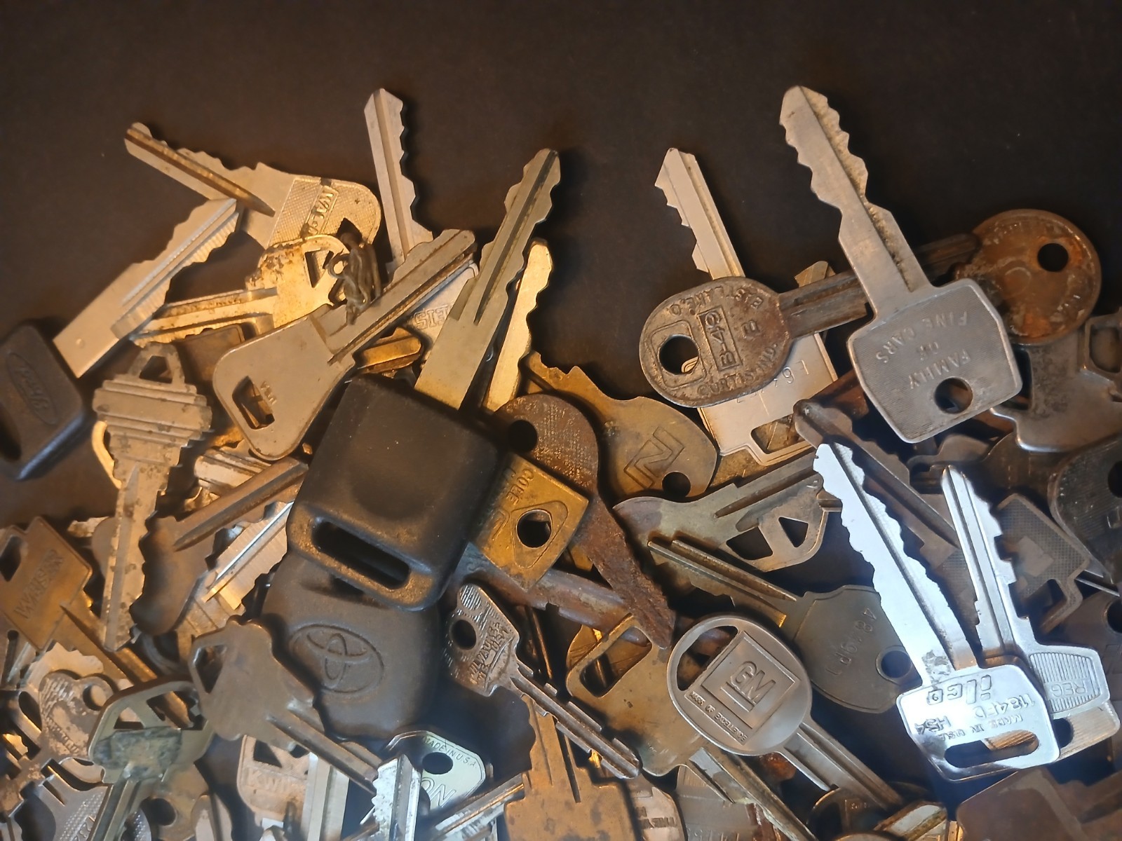 3lbs Plus Vintage Auto, Home, Equipment, Misc. Keys (2)