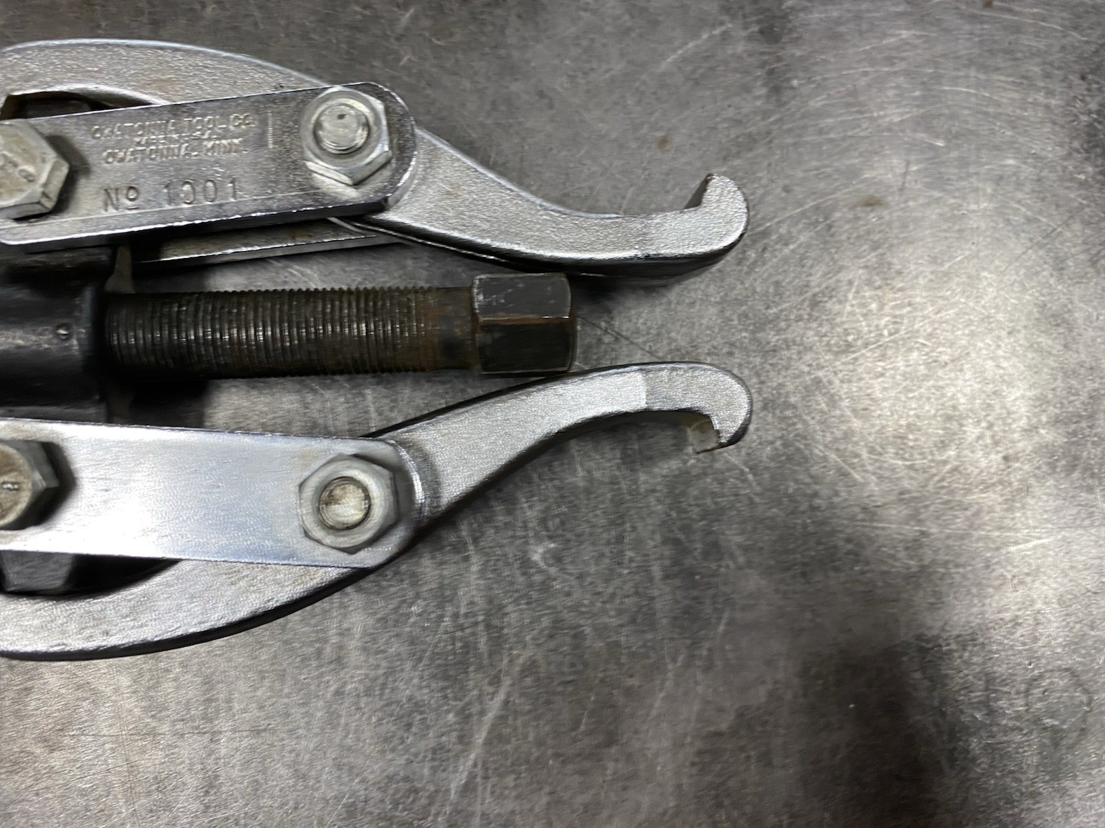 Vintage Owatonna Tool 2 Jaw Gear Puller 1001 Made In USA