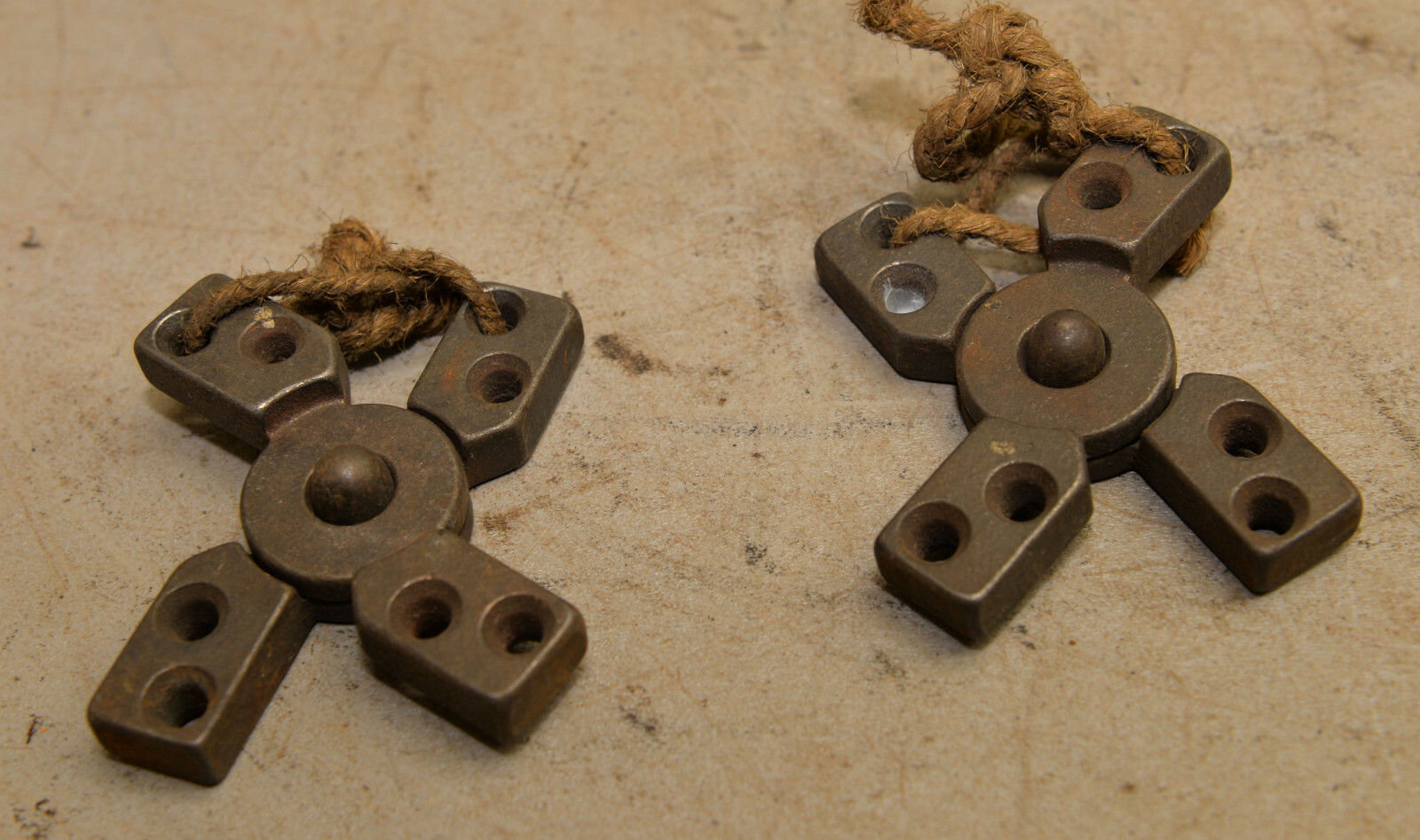 2 pair cast iron spin hinges victorian swivel hardware collectible parts lot
