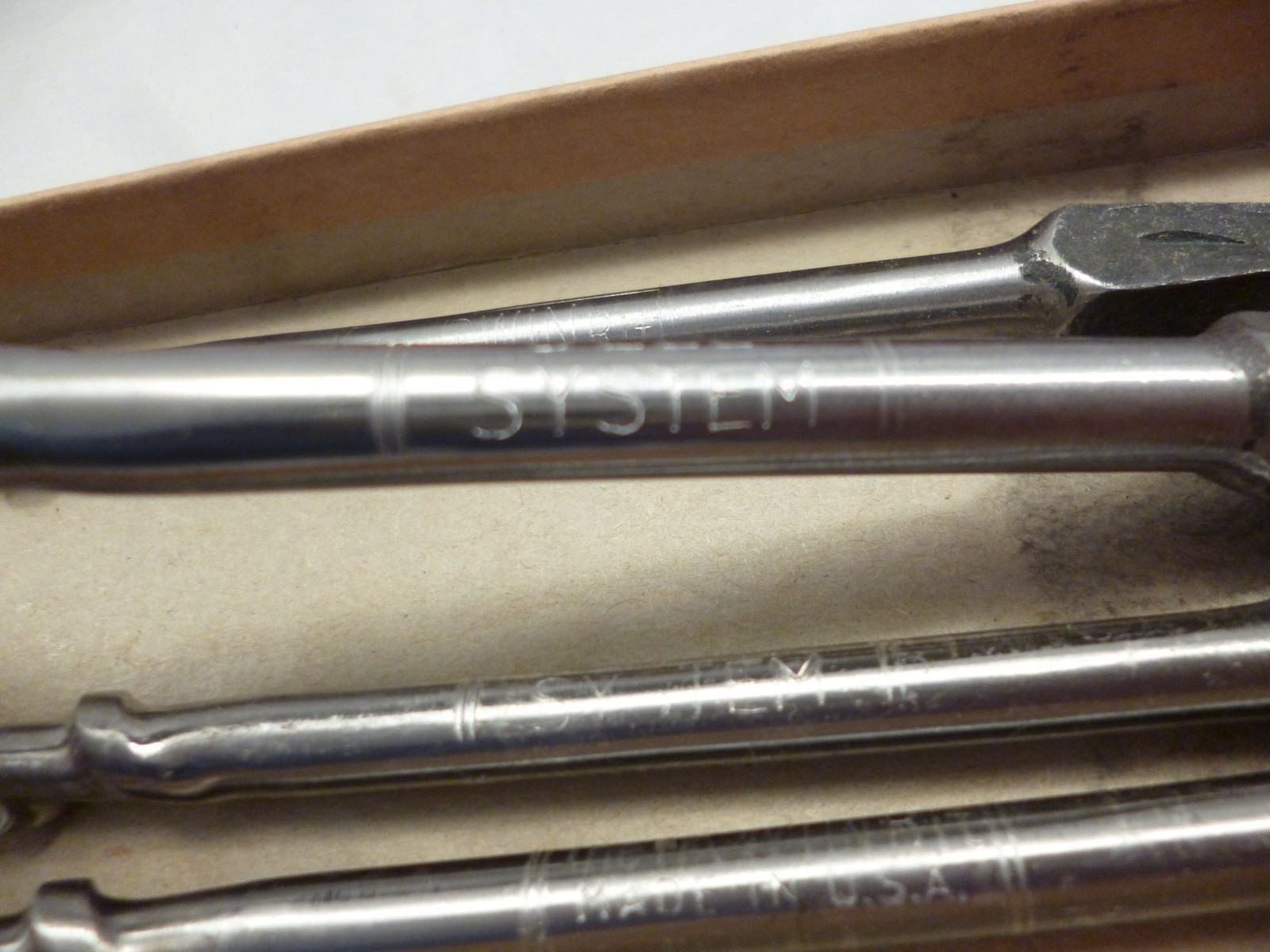 4 – VINTAGE IRWIN AUGER DRILL BITS MARKED BELL SYSTEM WITH BOX SIZE 6,7&9 USA
