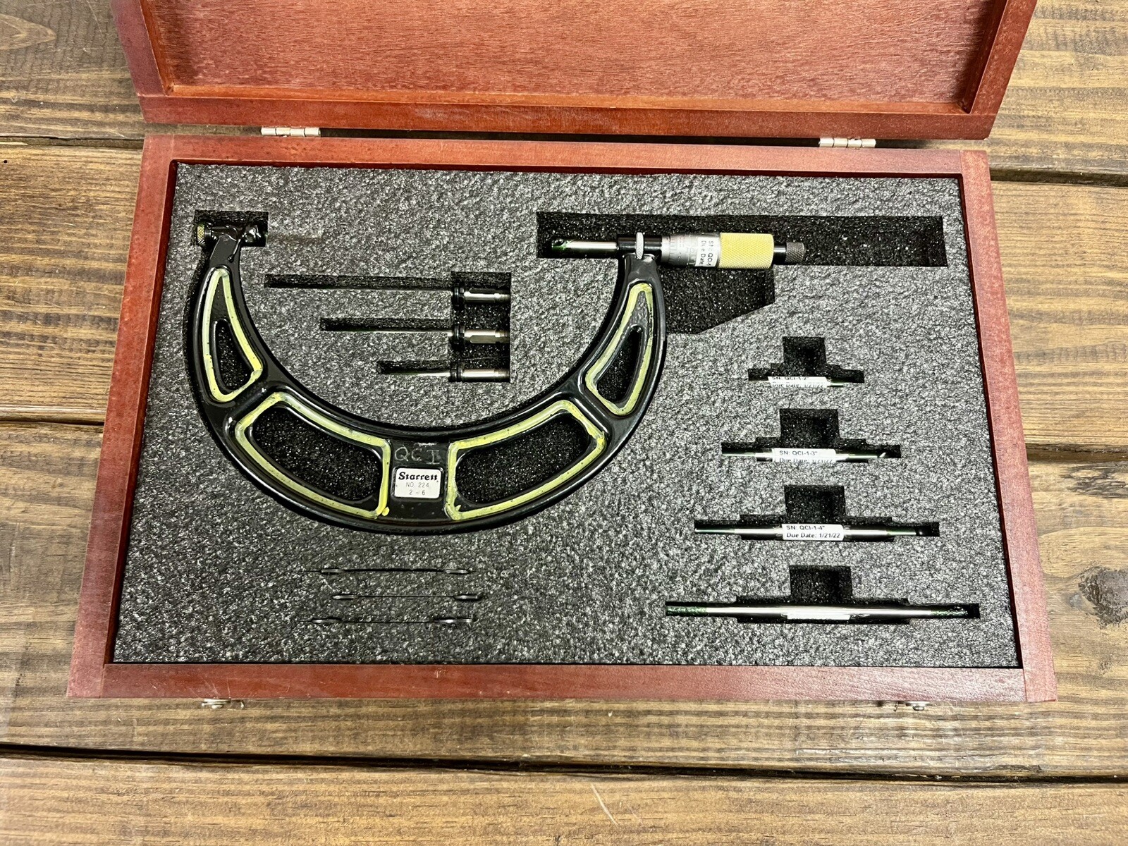 VINTAGE THE STARRETT MICROMETER CALIPER NO. 224 SET A RANGE 2″-6″