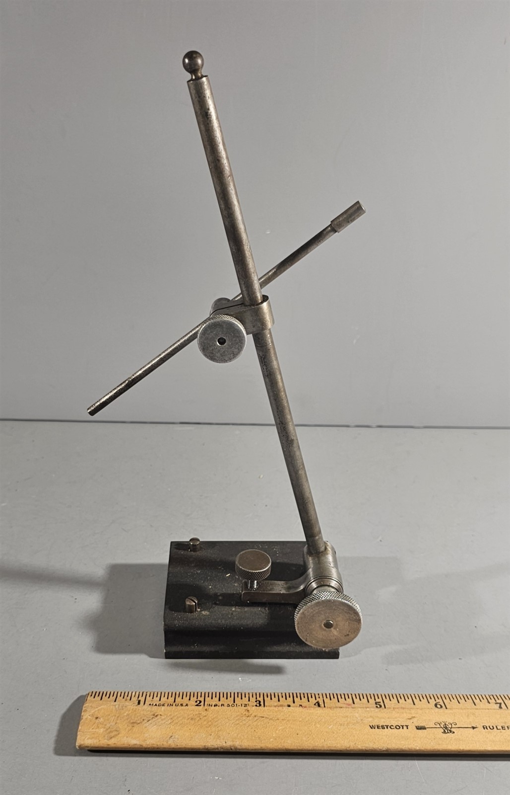 VINTAGE BROWN & SHARPE MFG. CO 621 UNIVERSAL SURFACE GAGE 9″ STEEL SPINDLE