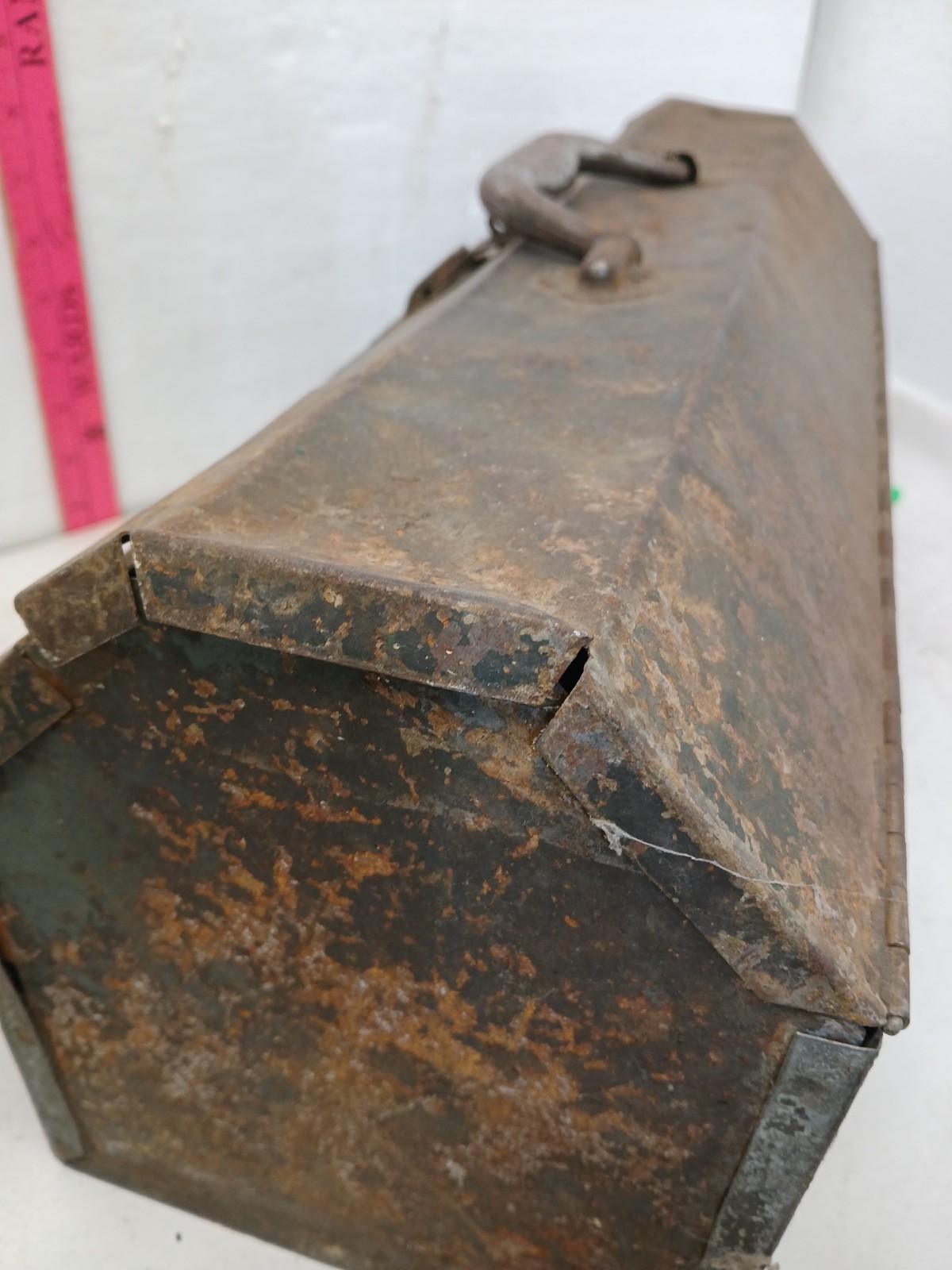 Vintage Metal Hip Roof Tool Box 19″ Green Rusty Industrial Garage Storage