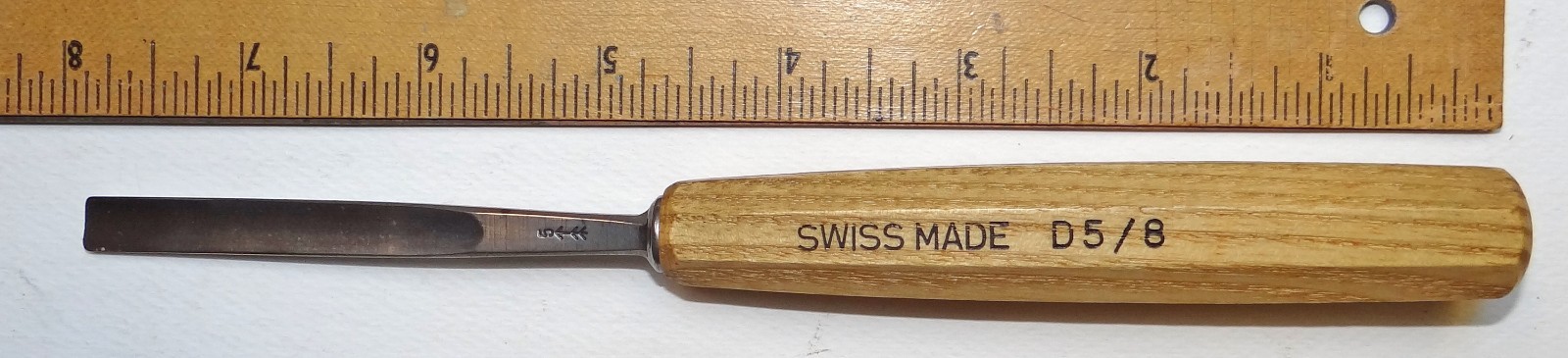 Pfeil Swiss Made 8mm Gouge D5/8 – Excellent