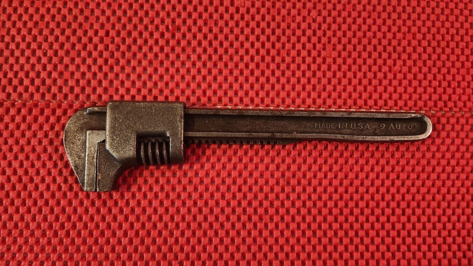 VINTAGE 9″ MONKEY/PIPE WRENCH “9 AUTO” MADE IN THE U.S.A.