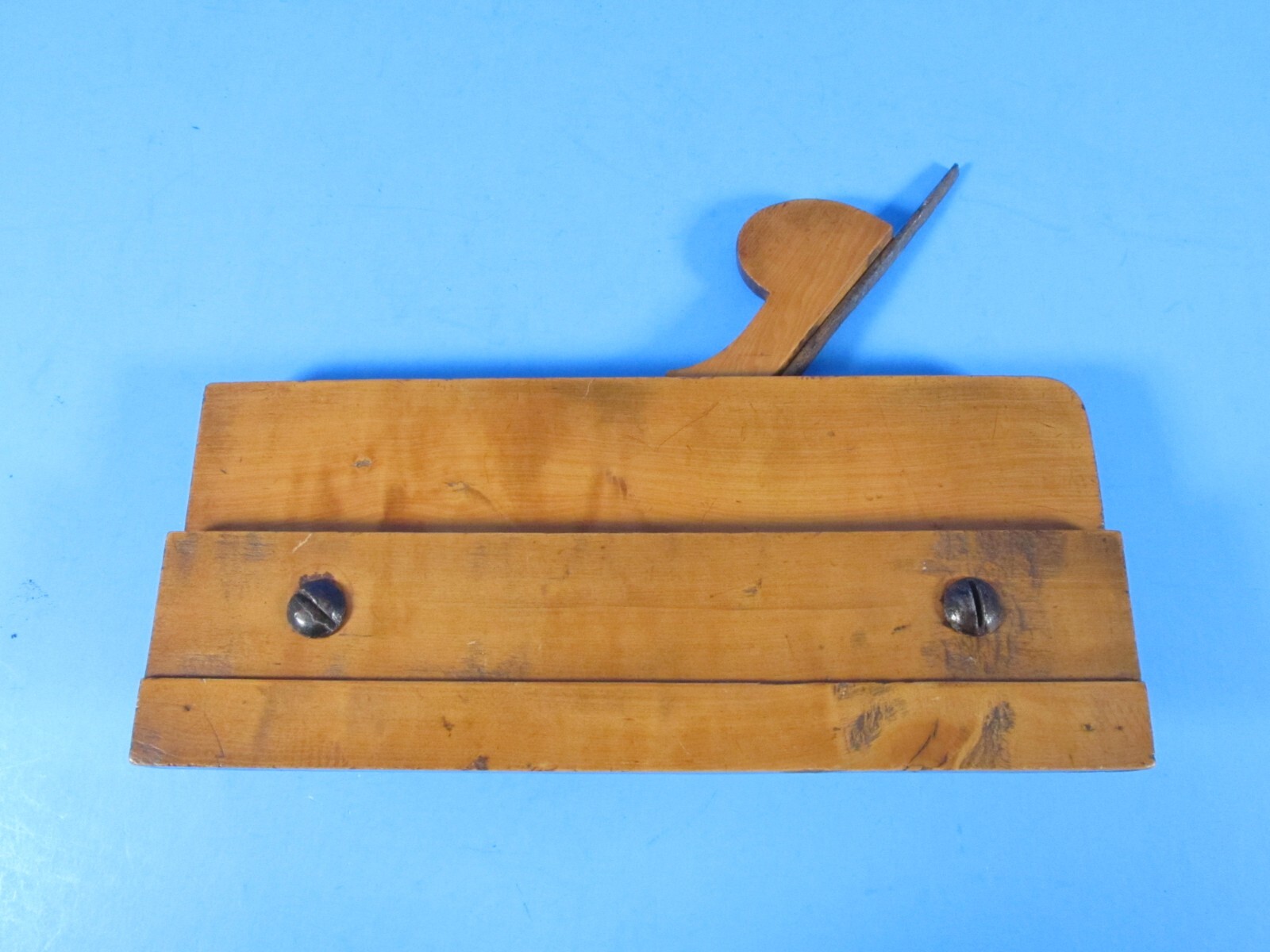 casemaker’s solid boxwood wood molding plane cuts airtight or dustproof joint