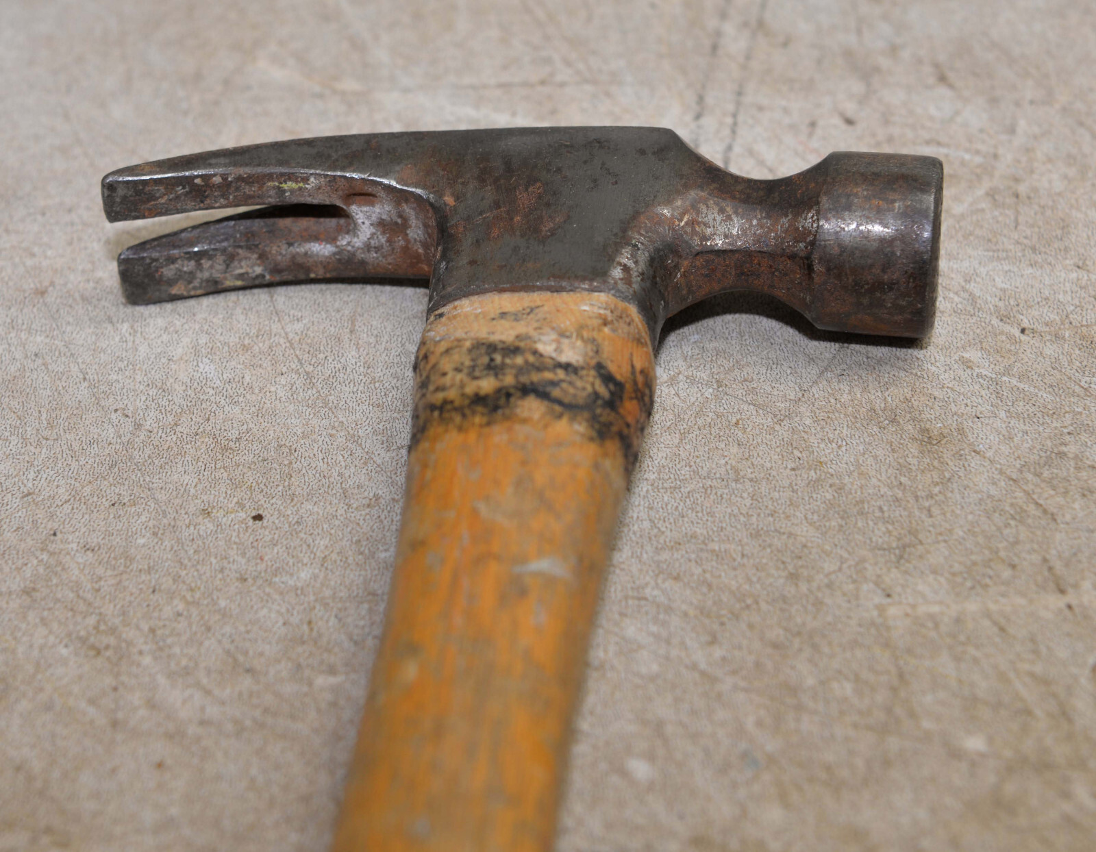 Vintage Rare nail holding Stanley framing hammer unmarked 18″ handle framer tool