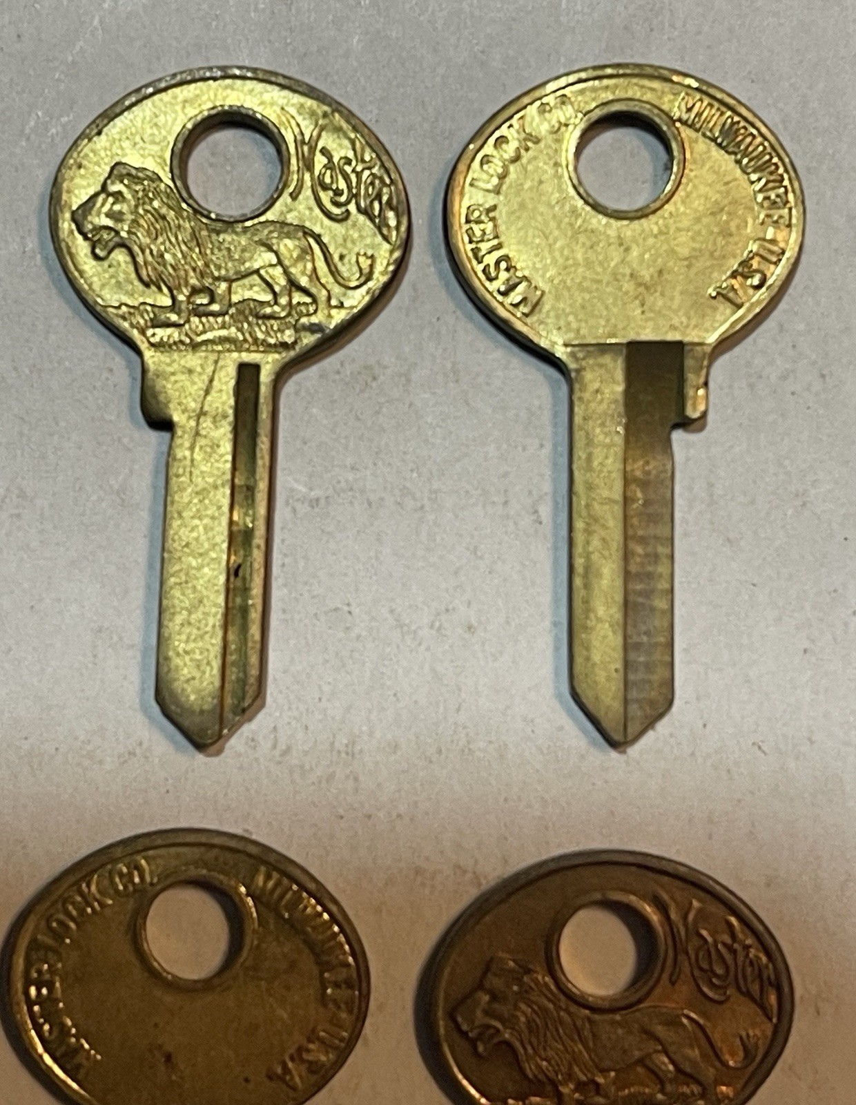 LOT of 4 Vintage Master Lock Padlock Walking Lion Key Blank, K7 7K M2 1092B NOS