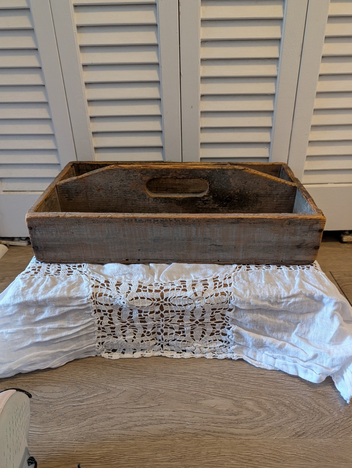 Antique Caddy Vintage/Antique Hand-Crafted Primitive Wooden Tool Caddy/Trug